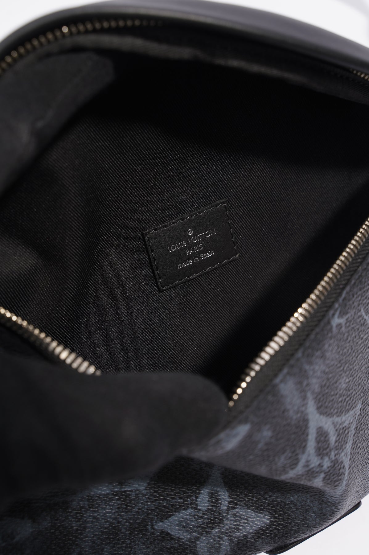 Louis Vuitton Discovery Bumbag Monogram Pastel Noir – Luxe Collective