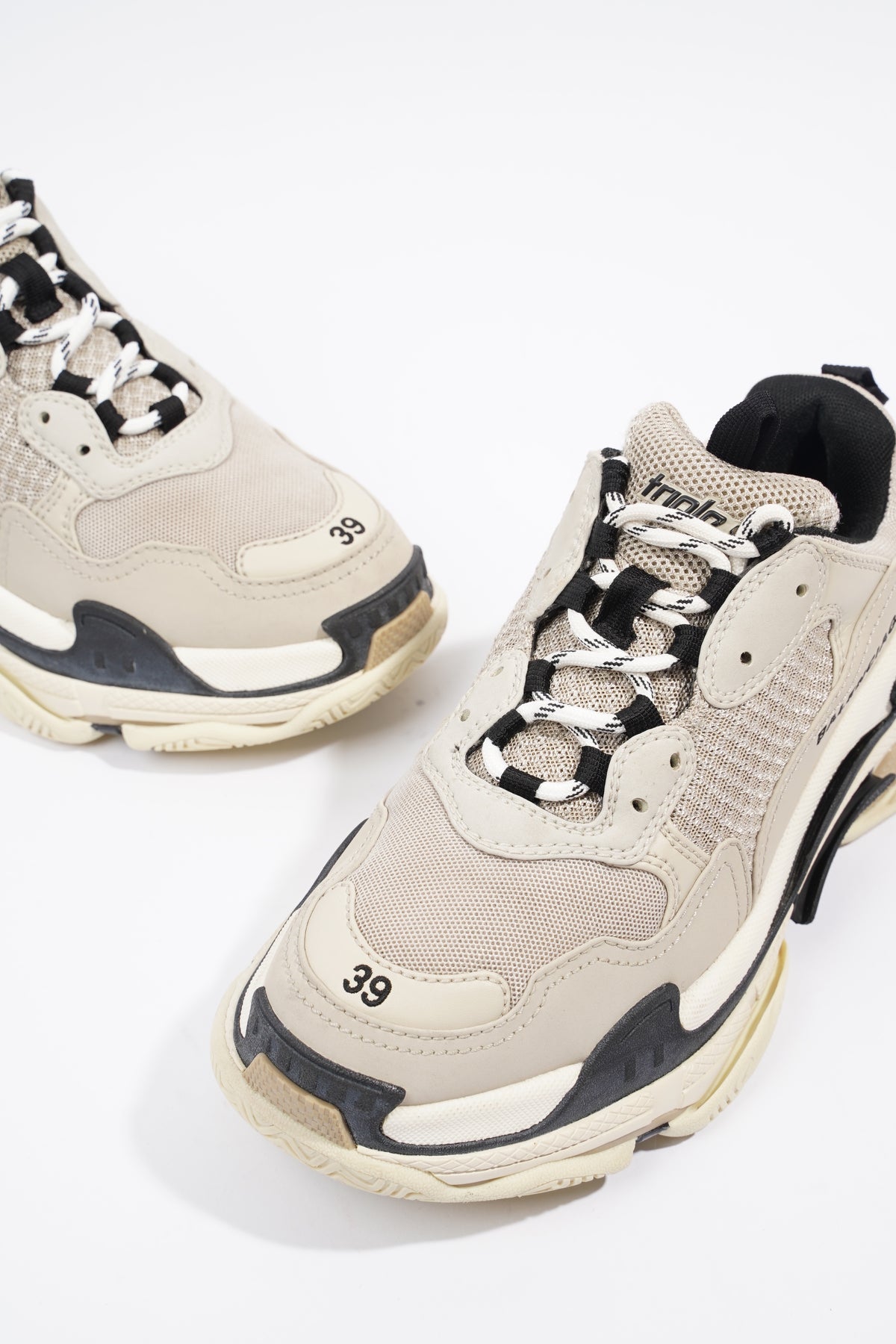 Number on front hot sale of balenciaga triple s