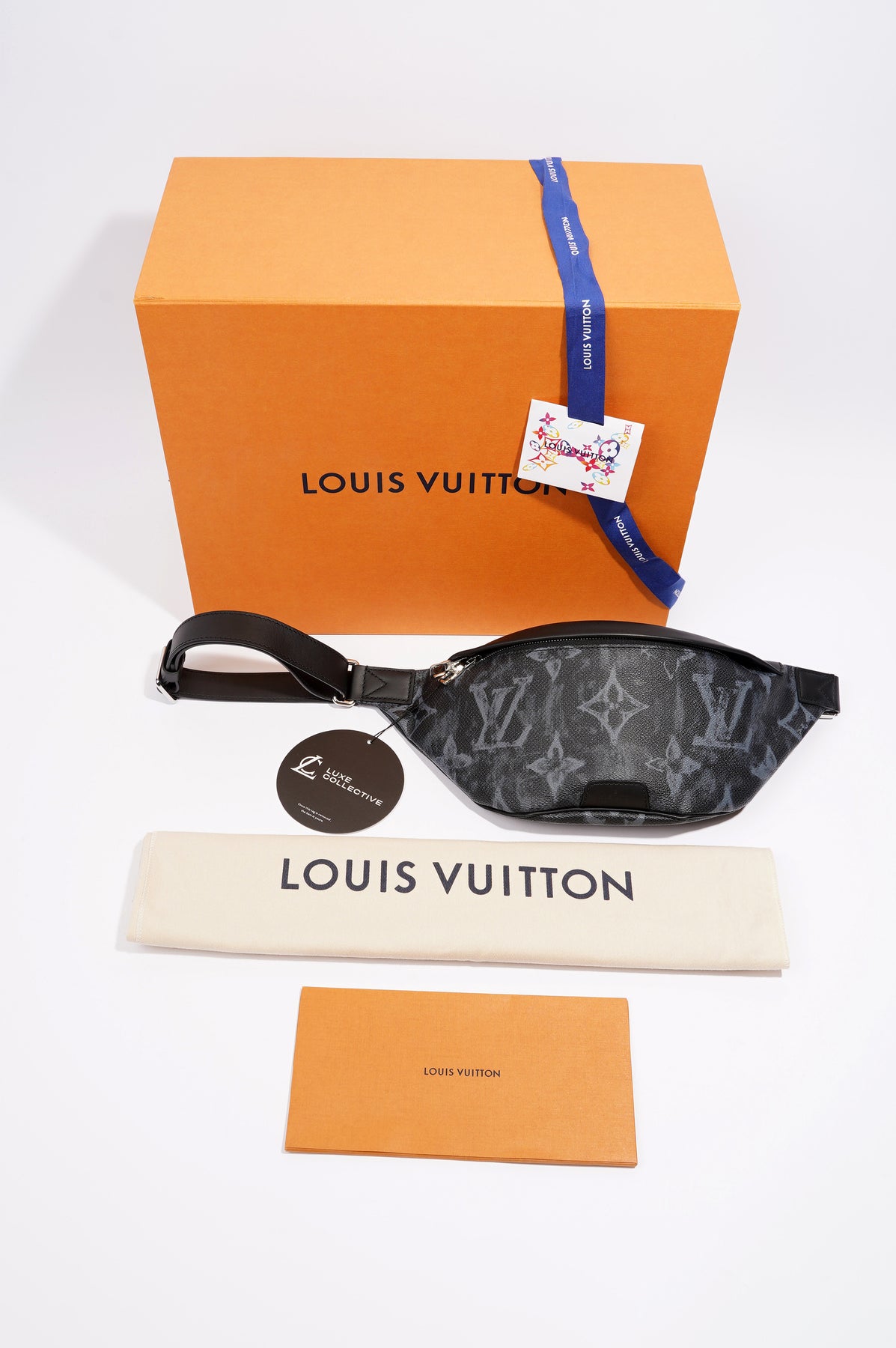Louis Vuitton – Louis Vuitton Discovery Bumbag Monogram Pastel Noir – Queen  Station