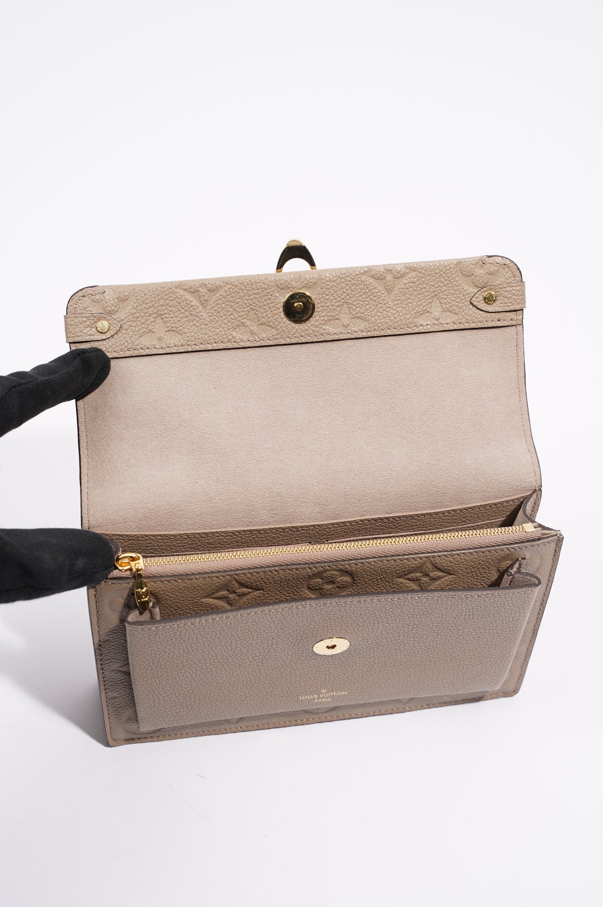 Louis Vuitton Womens Vavin Chain Wallet Beige – Luxe Collective