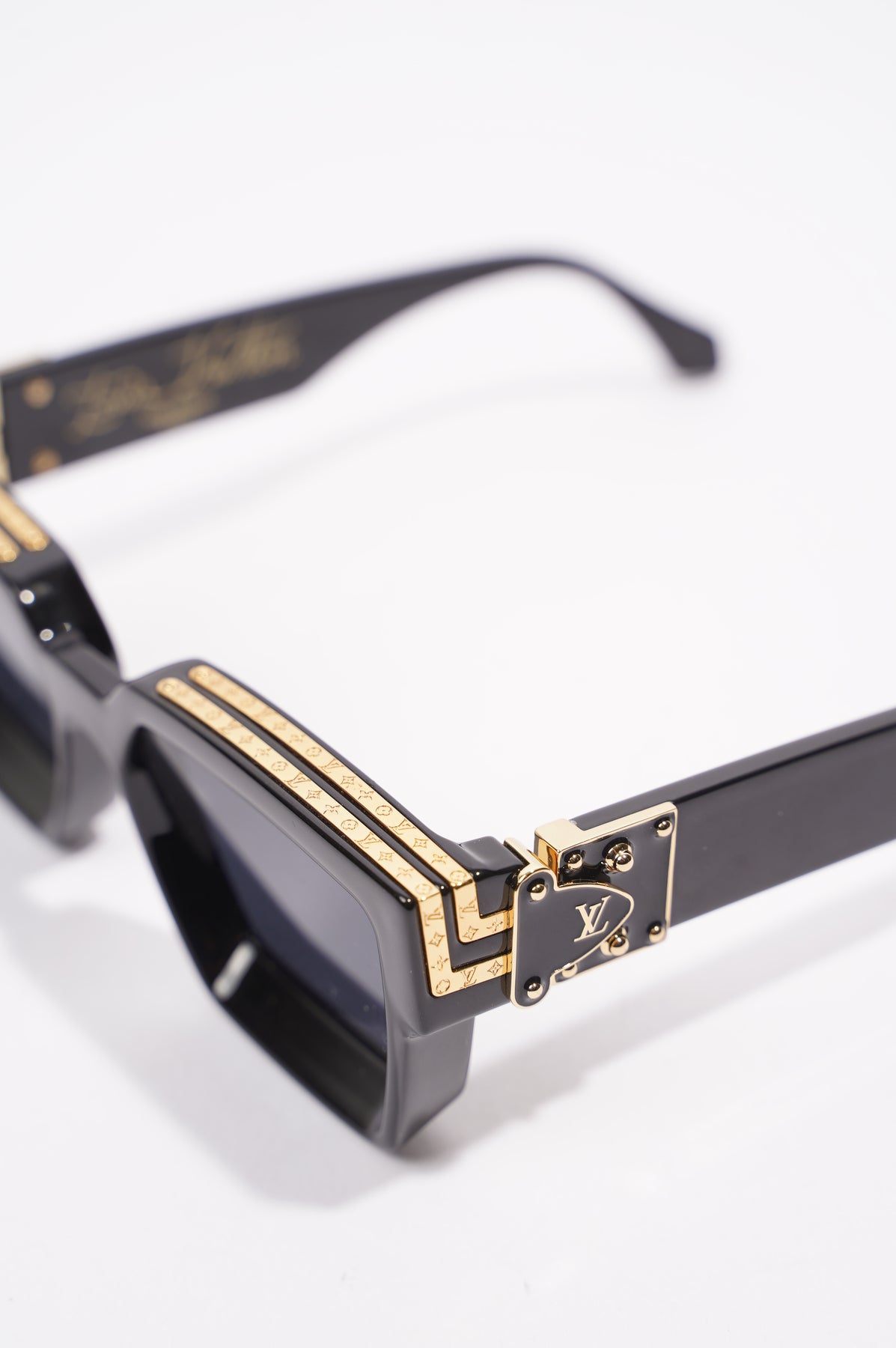 LOUIS VUITTON Acetate 1.1 Millionaires Sunglasses Z1165W Black 387526