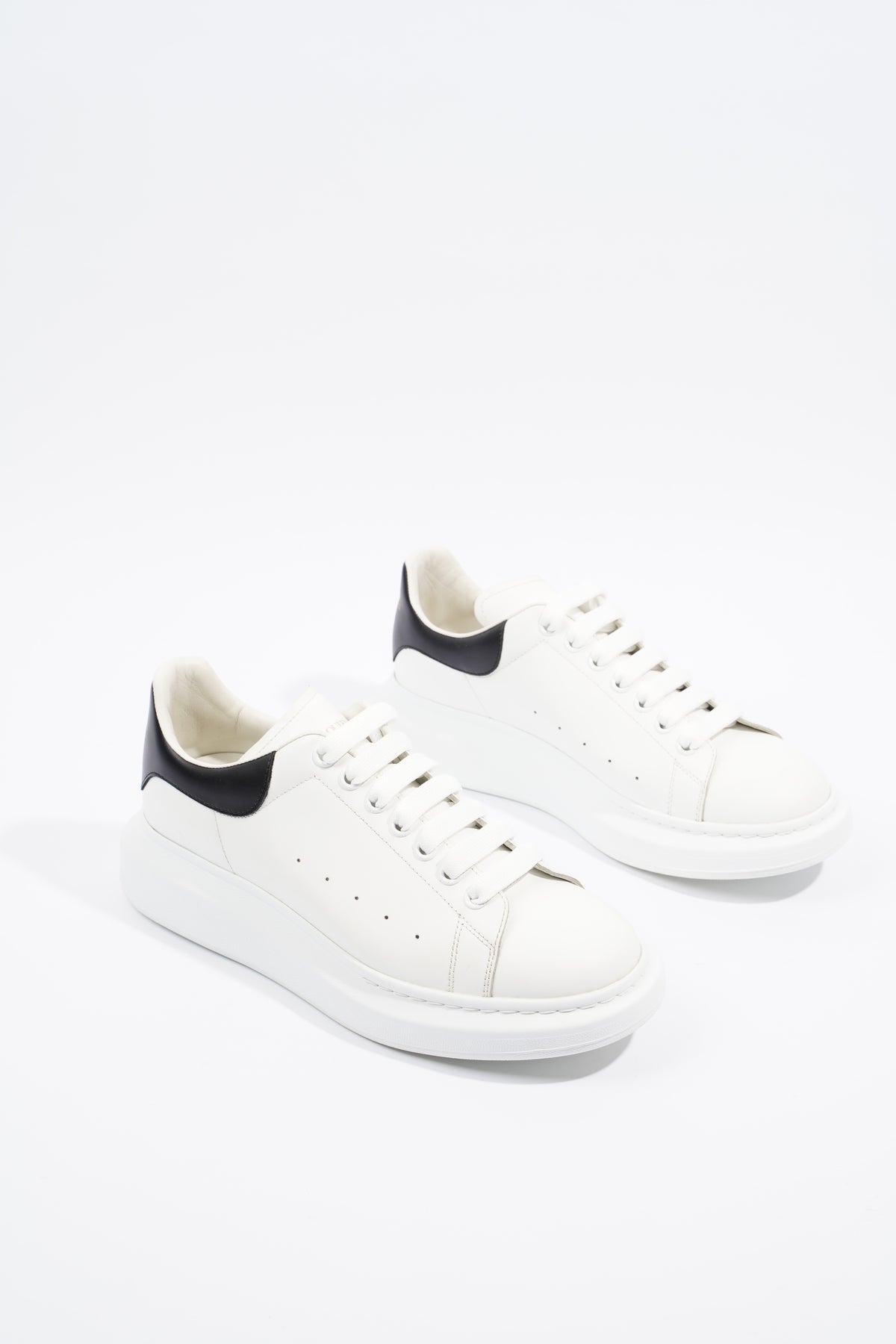 Alexander McQueen Oversized Sneaker (Size UK9) - Black/White (100%  AUTHENTIC)