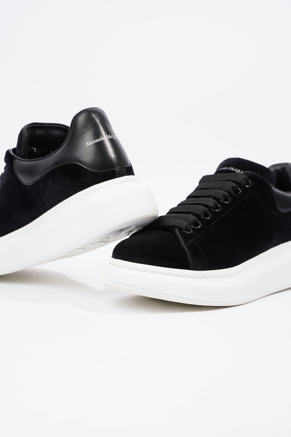 Alexander McQueen Leather Oversized Sneakers - Black - 41