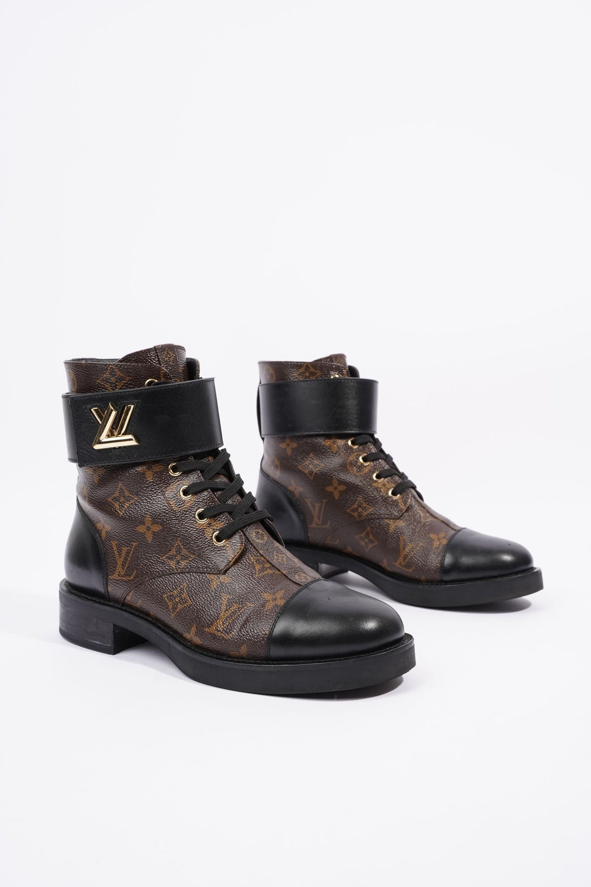 Louis Vuitton Womens Wonderland Flat Rangers Ankle Boot Black