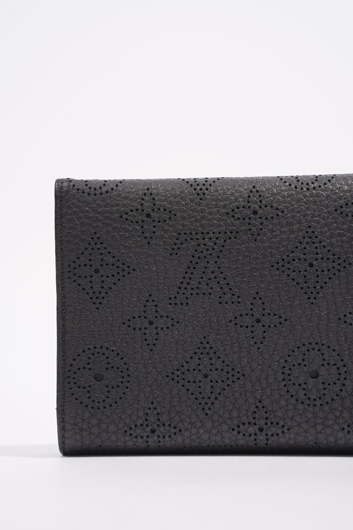 Louis Vuitton Black Monogram Mahina Leather Amelia Wallet