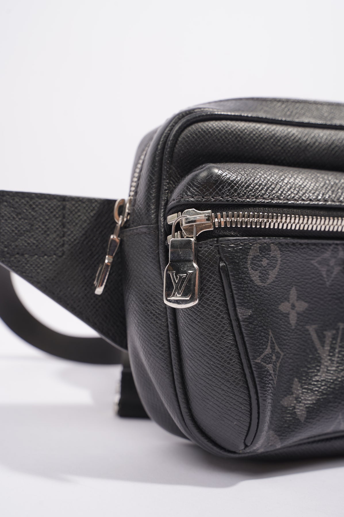 Louis Vuitton Mens Outdoor Bum Bag Monogram Eclipse – Luxe Collective
