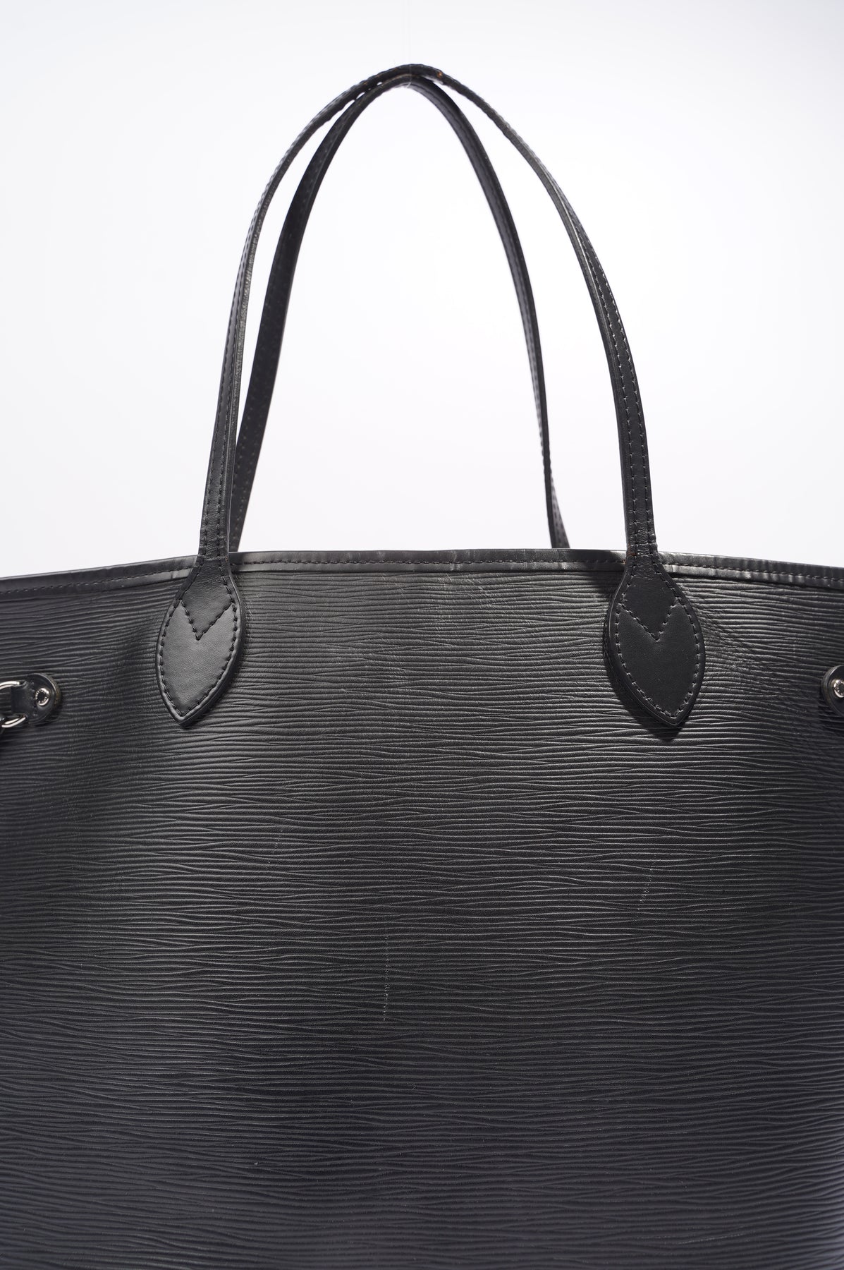Louis Vuitton Neverfull Black Epi Leather MM – Luxe Collective