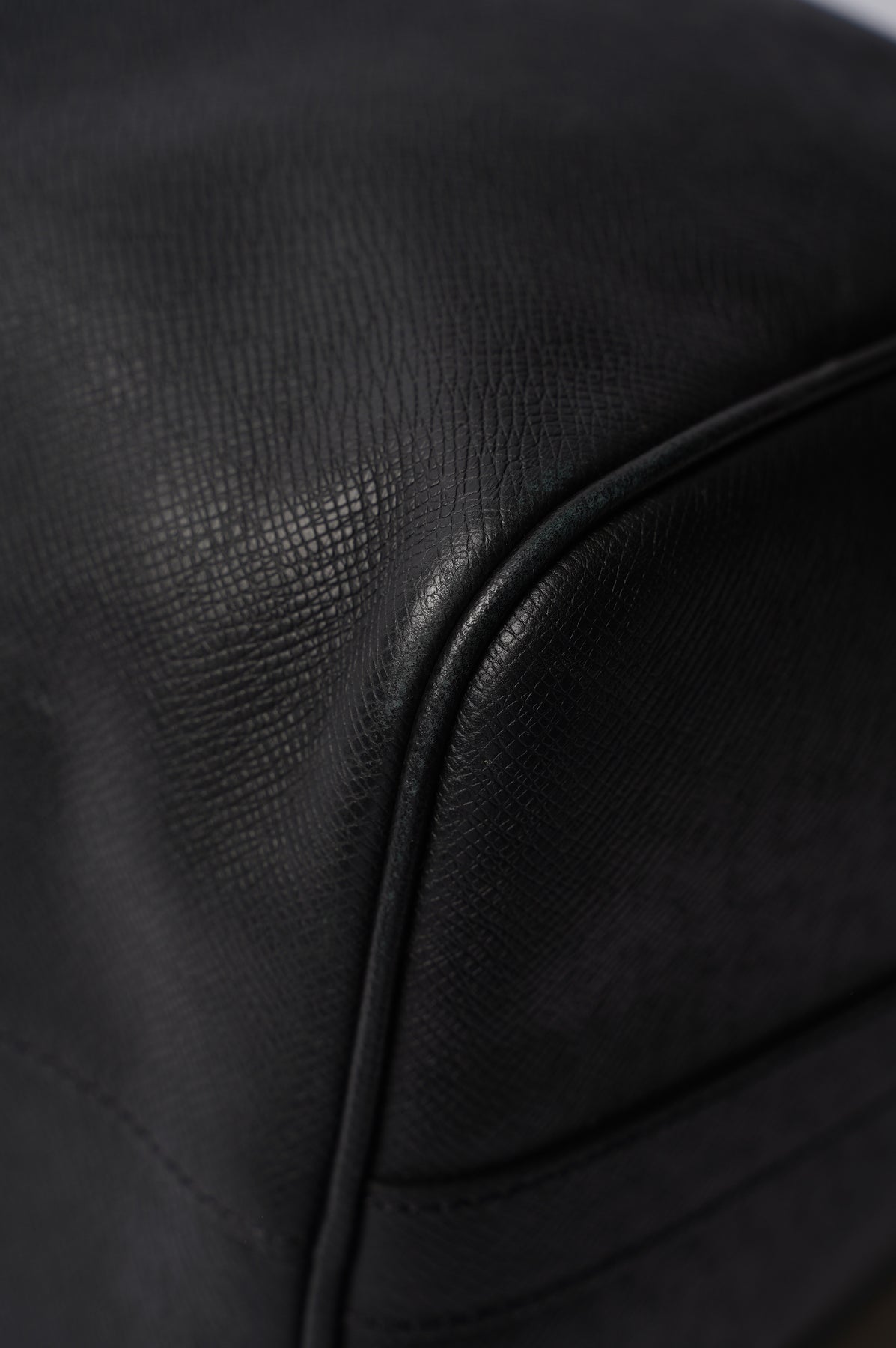 Keepall Bandoulière 50 Taiga Leather in Black - Travel M33400