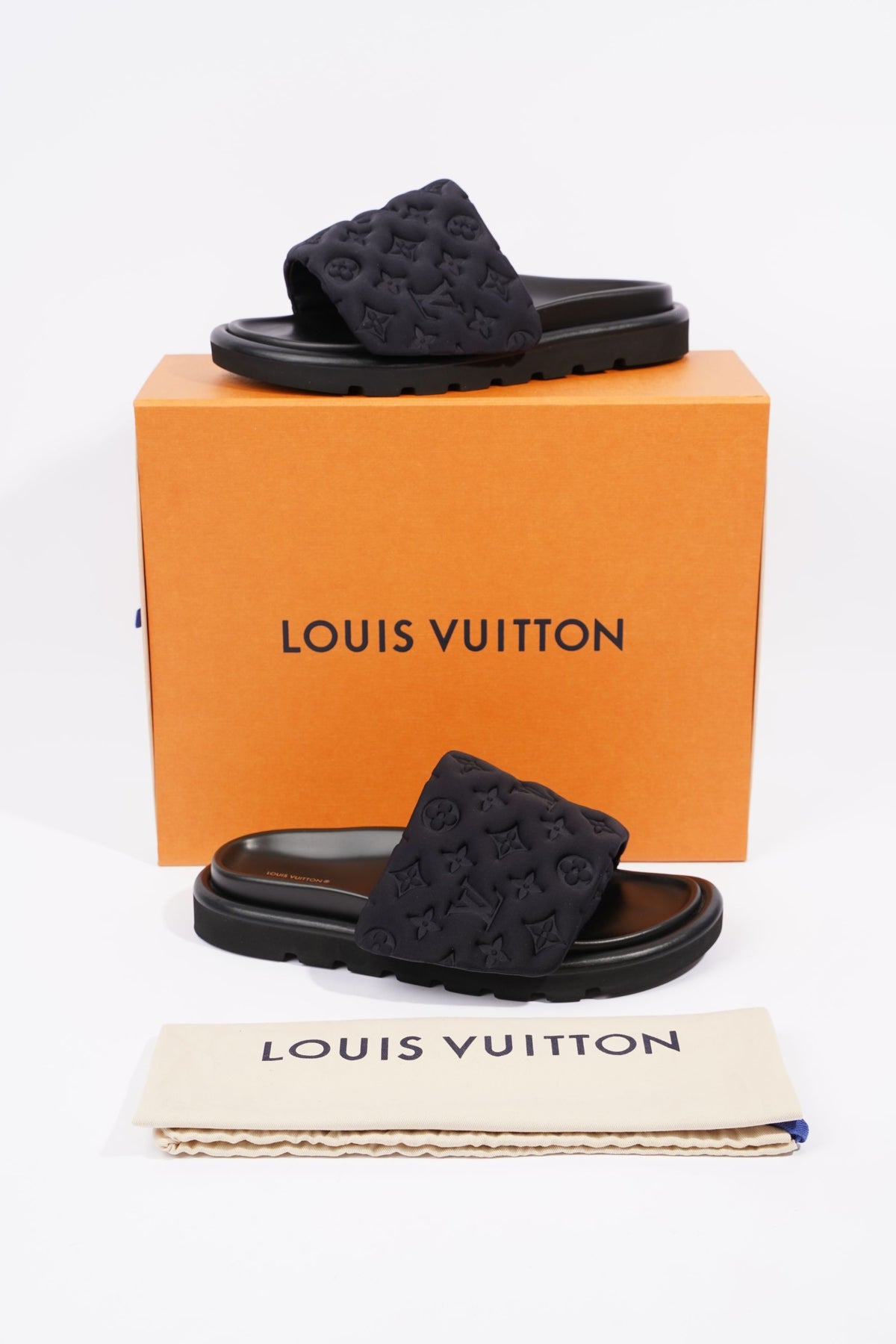 Pool pillow leather sandals Louis Vuitton Black size 39 EU in