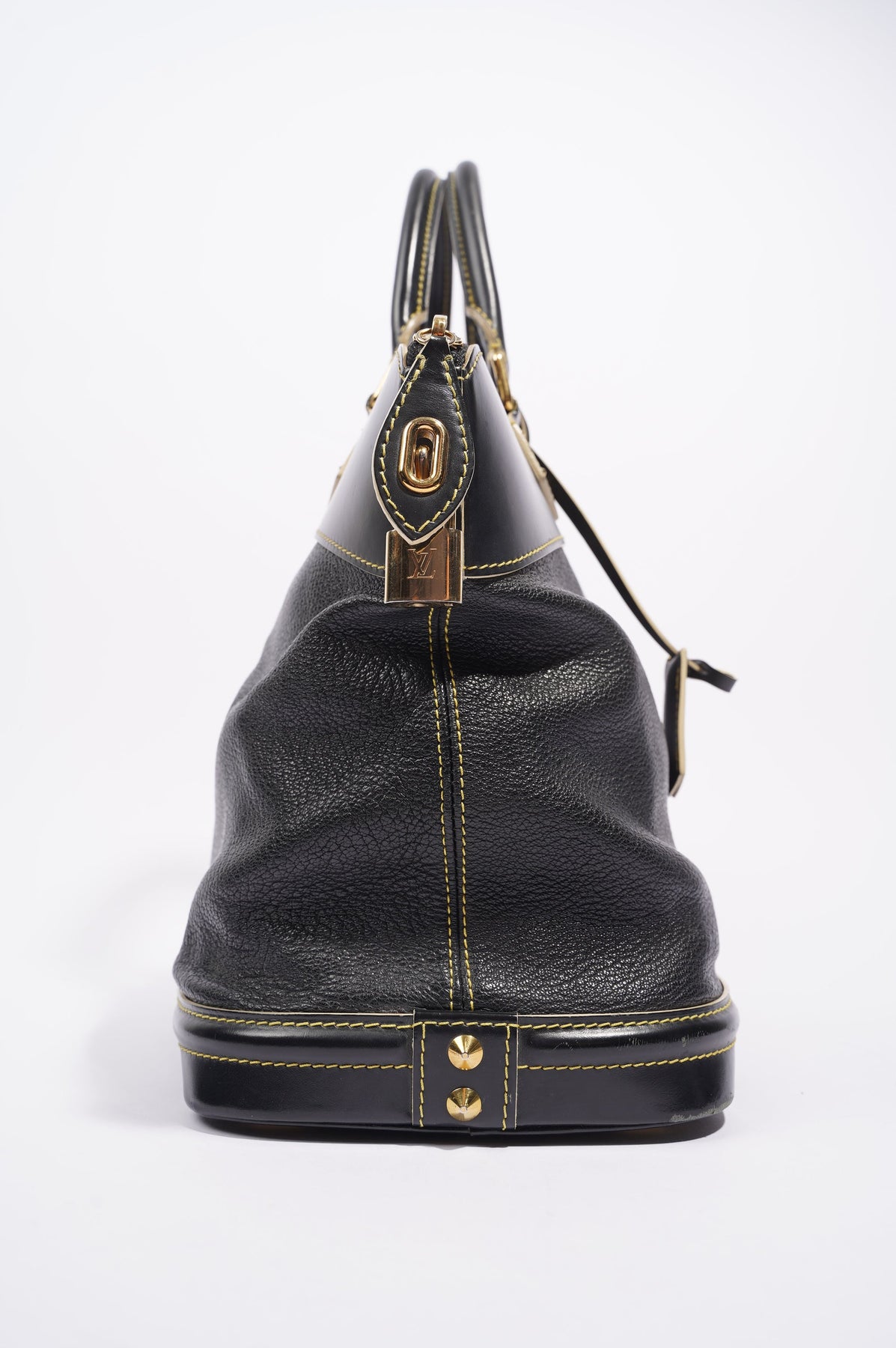 Louis Vuitton Suhali Lockit PM Handbag Black leather. USED ONCE