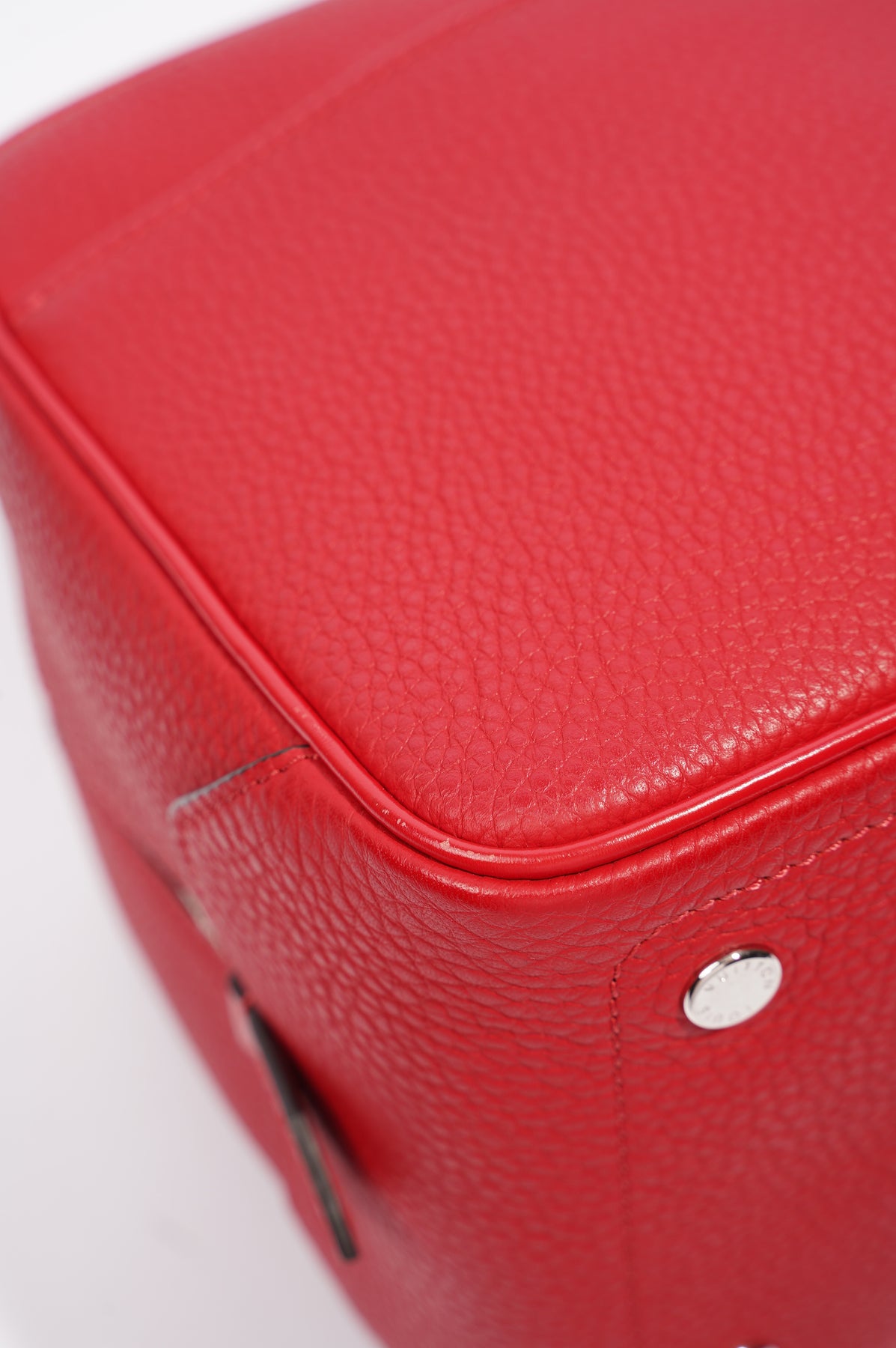 Louis Vuitton Neo Square Red Leather – Luxe Collective