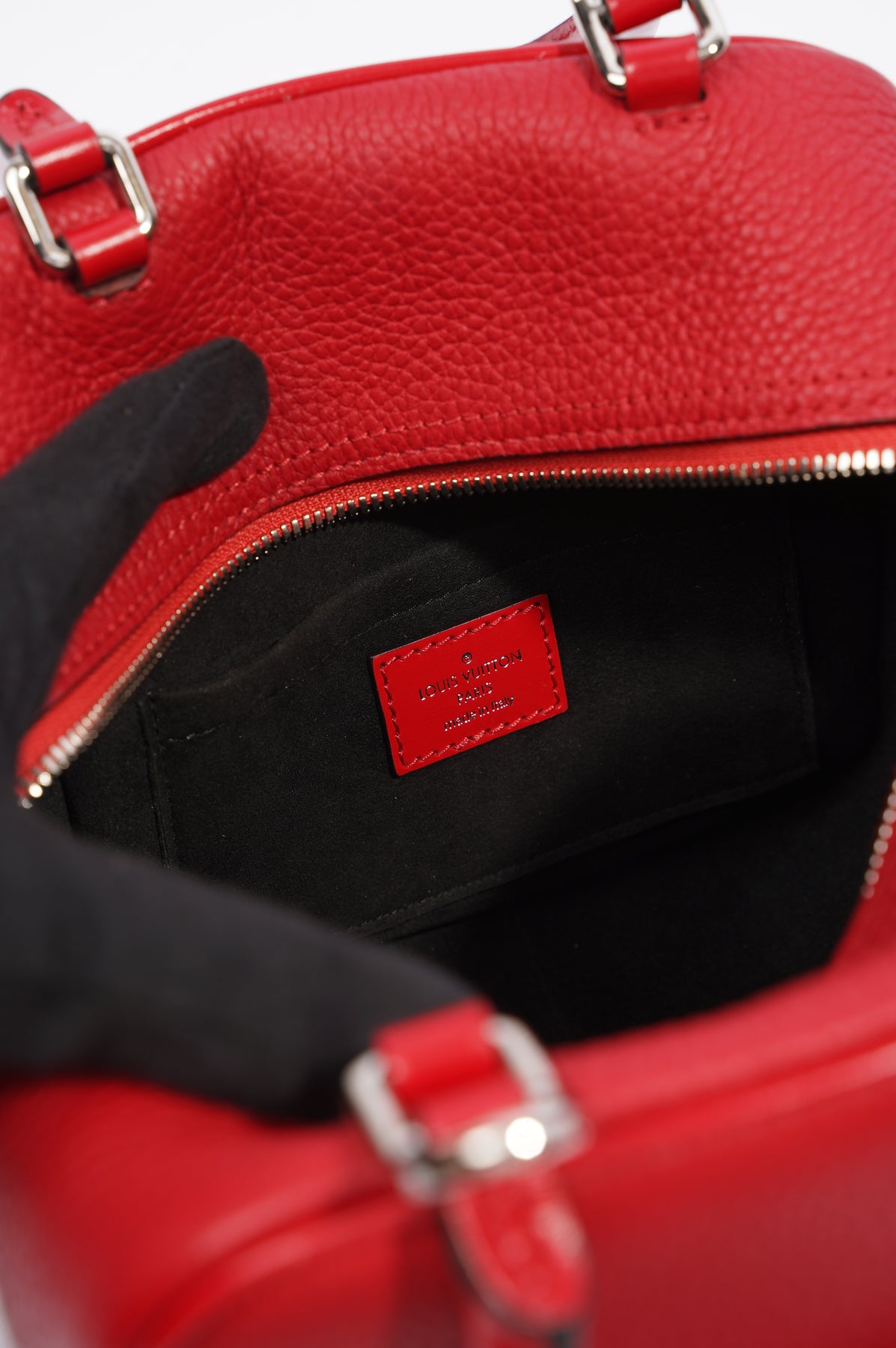 Louis Vuitton Neo Square Red Leather – Luxe Collective