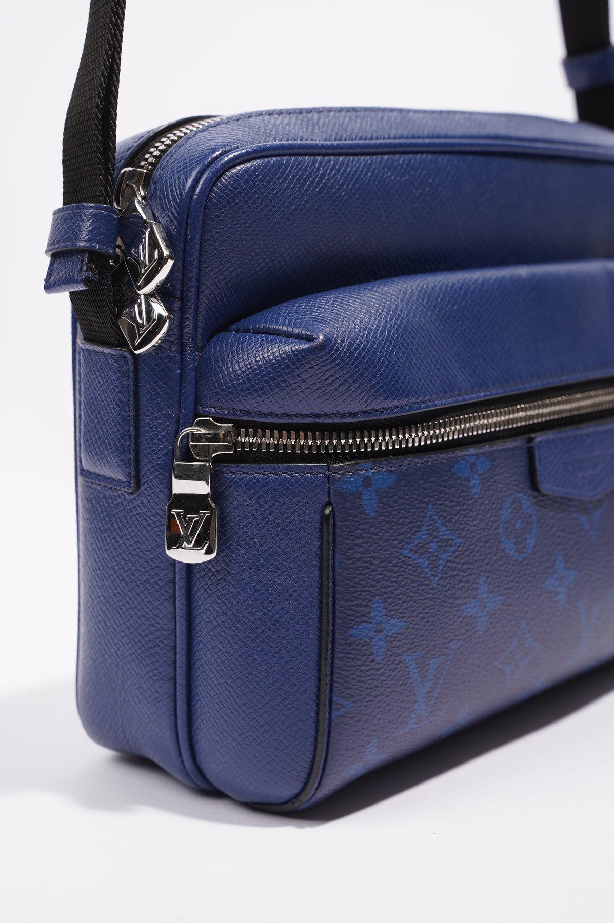 Louis Vuitton Outdoor Messenger in Blue for Men