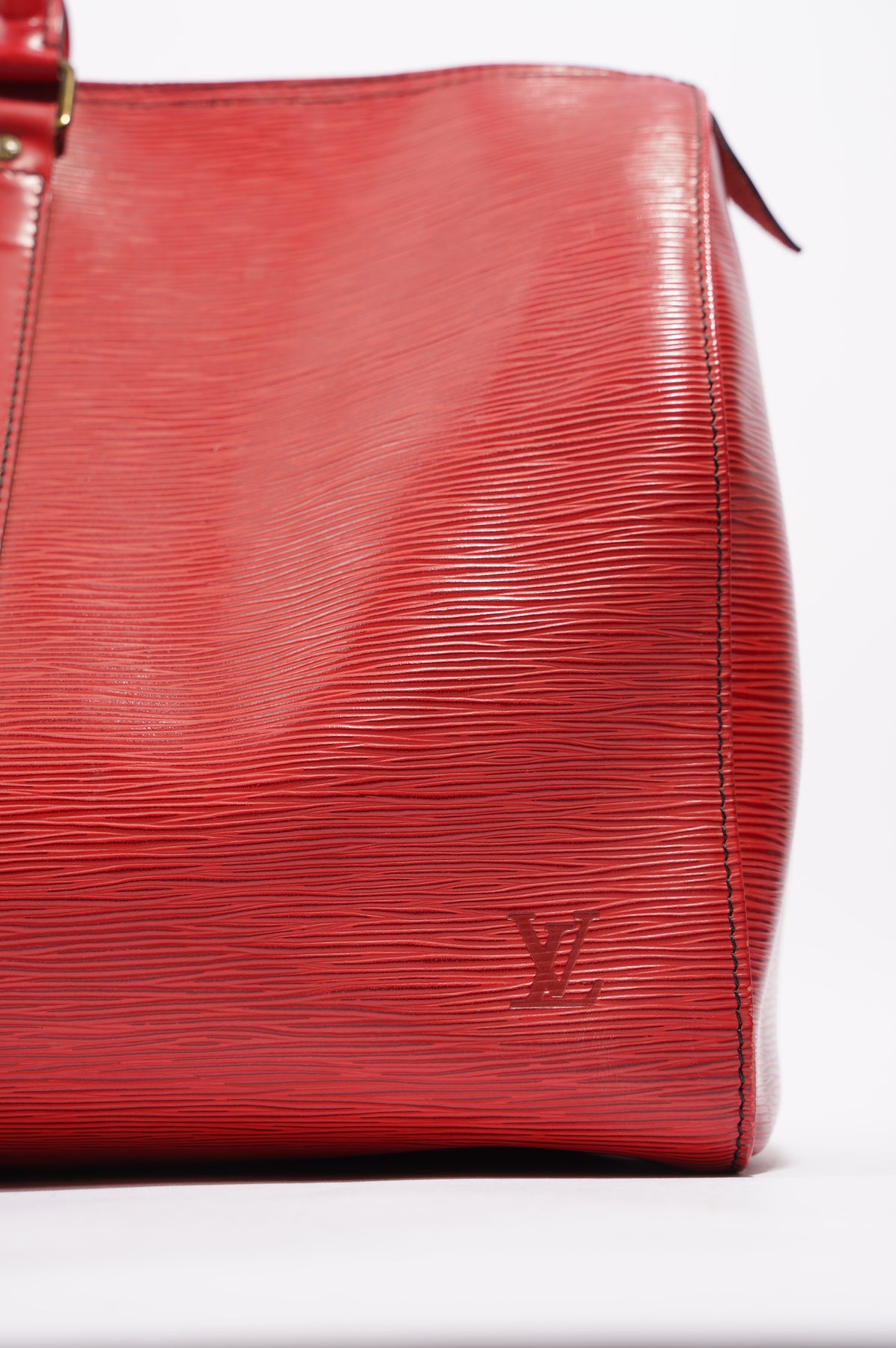 Keepall 24h bag Louis Vuitton Red in Plastic - 21920304