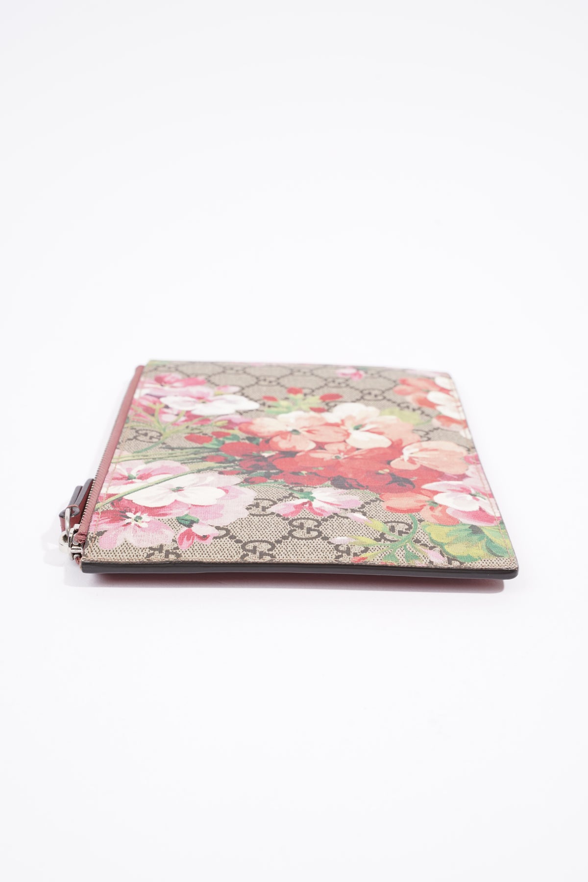 Gucci Bloom Zip Pouch Supreme / Flowers Canvas – Luxe Collective