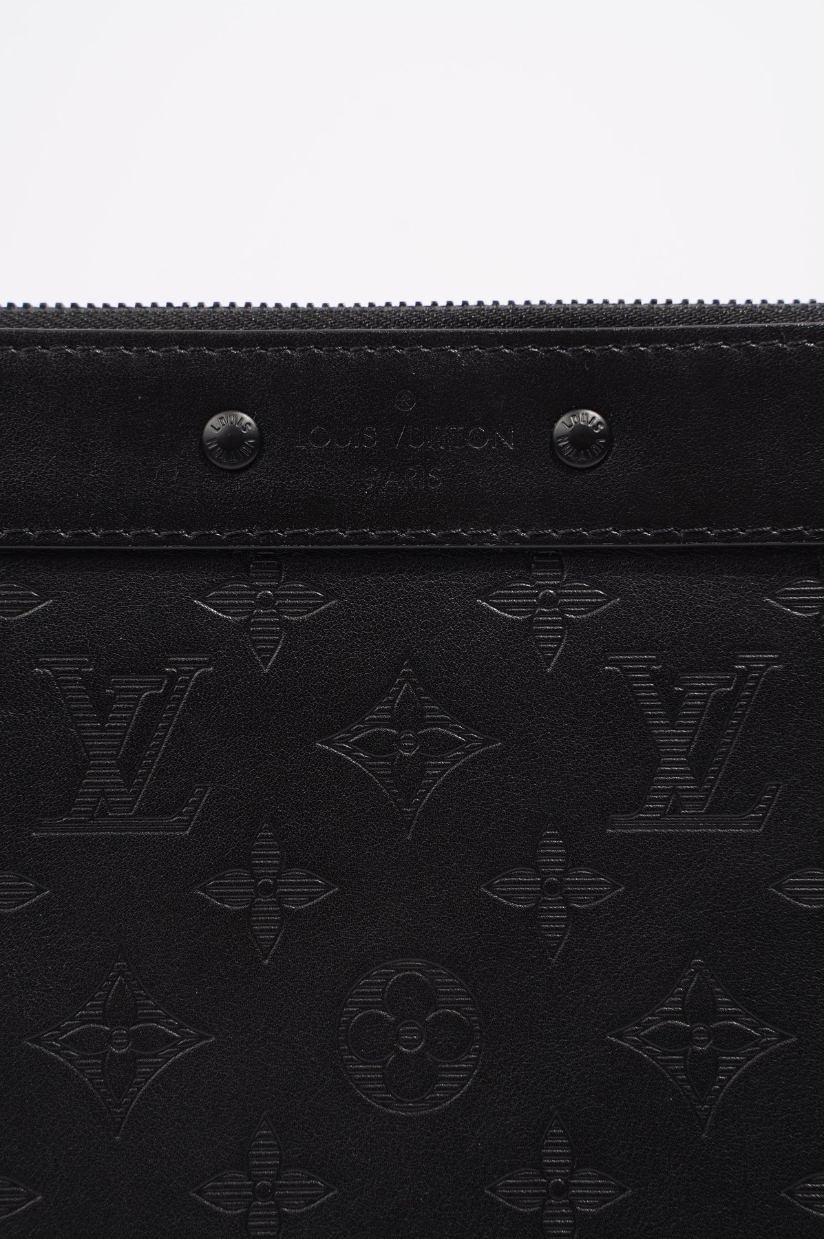 Louis Vuitton Monogram Shadow Pochette To-Go Noir 