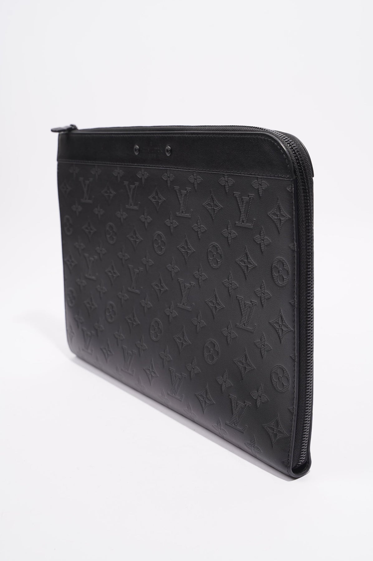 Louis Vuitton Monogram Shadow Discovery Pochette (SHG-PIL5TQ) – LuxeDH