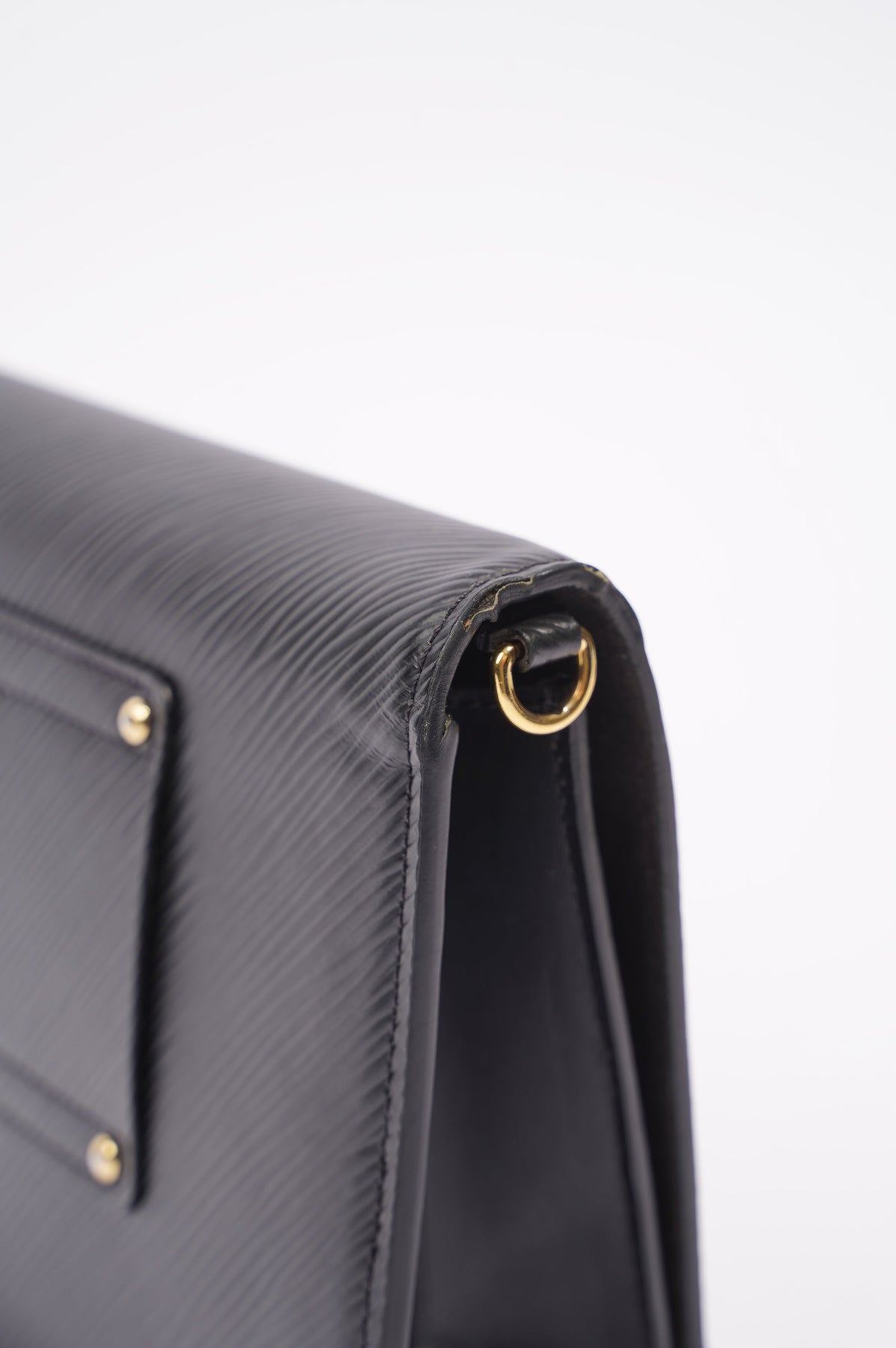 Louis Vuitton Epi Leather Twist Chain Wallet (SHF-22908) – LuxeDH