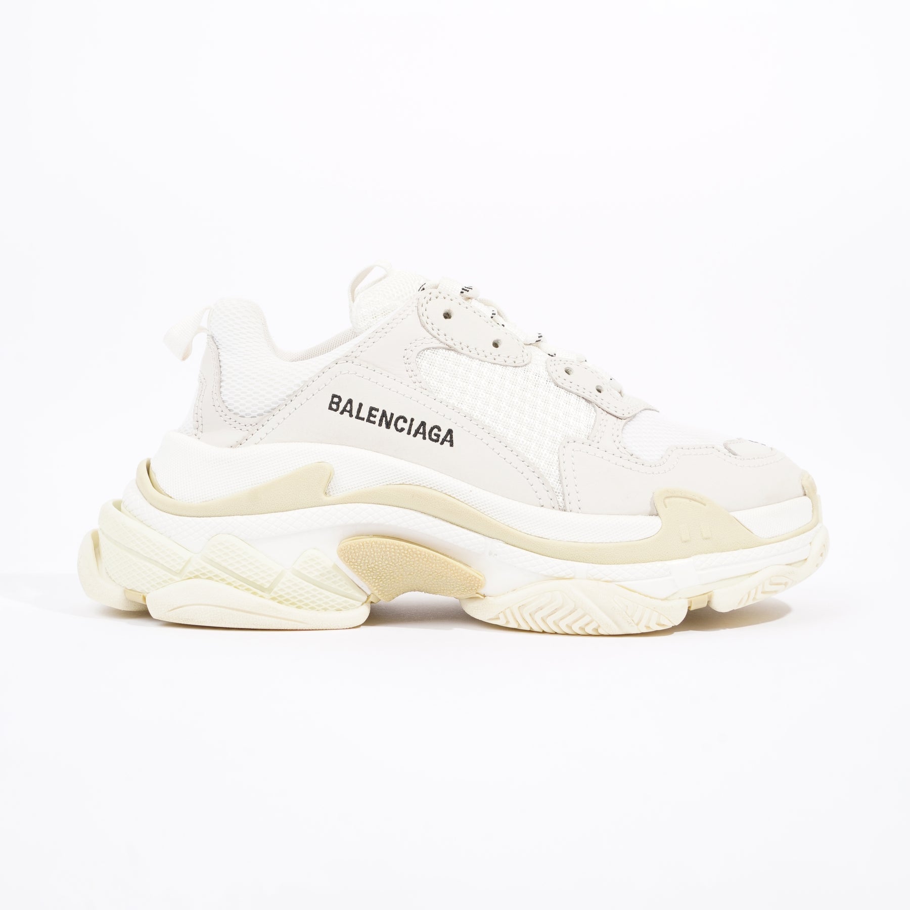 Balenciaga triple best sale s beige dames