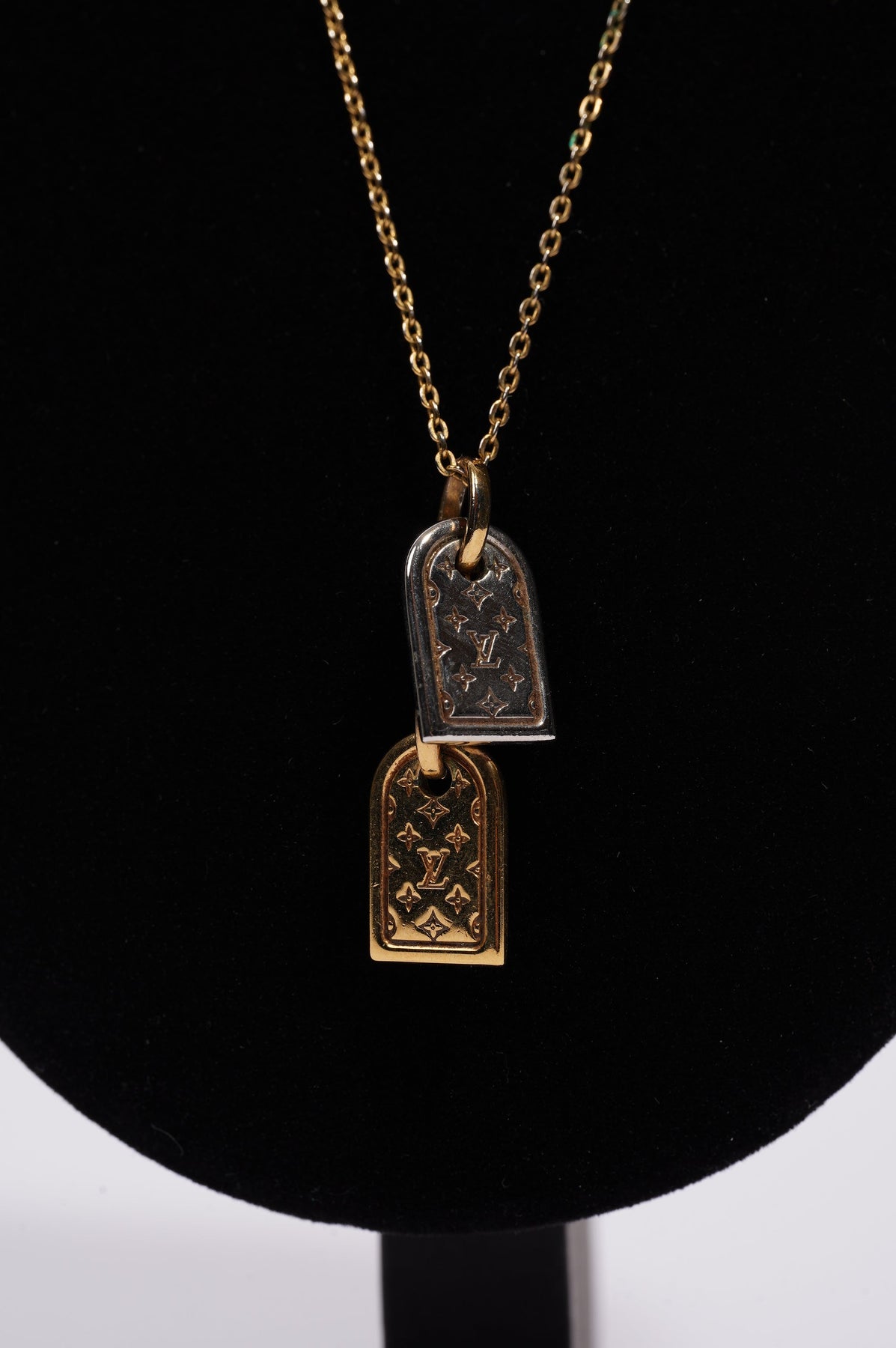 Nanogram necklace Louis Vuitton Gold in Metal - 29597370