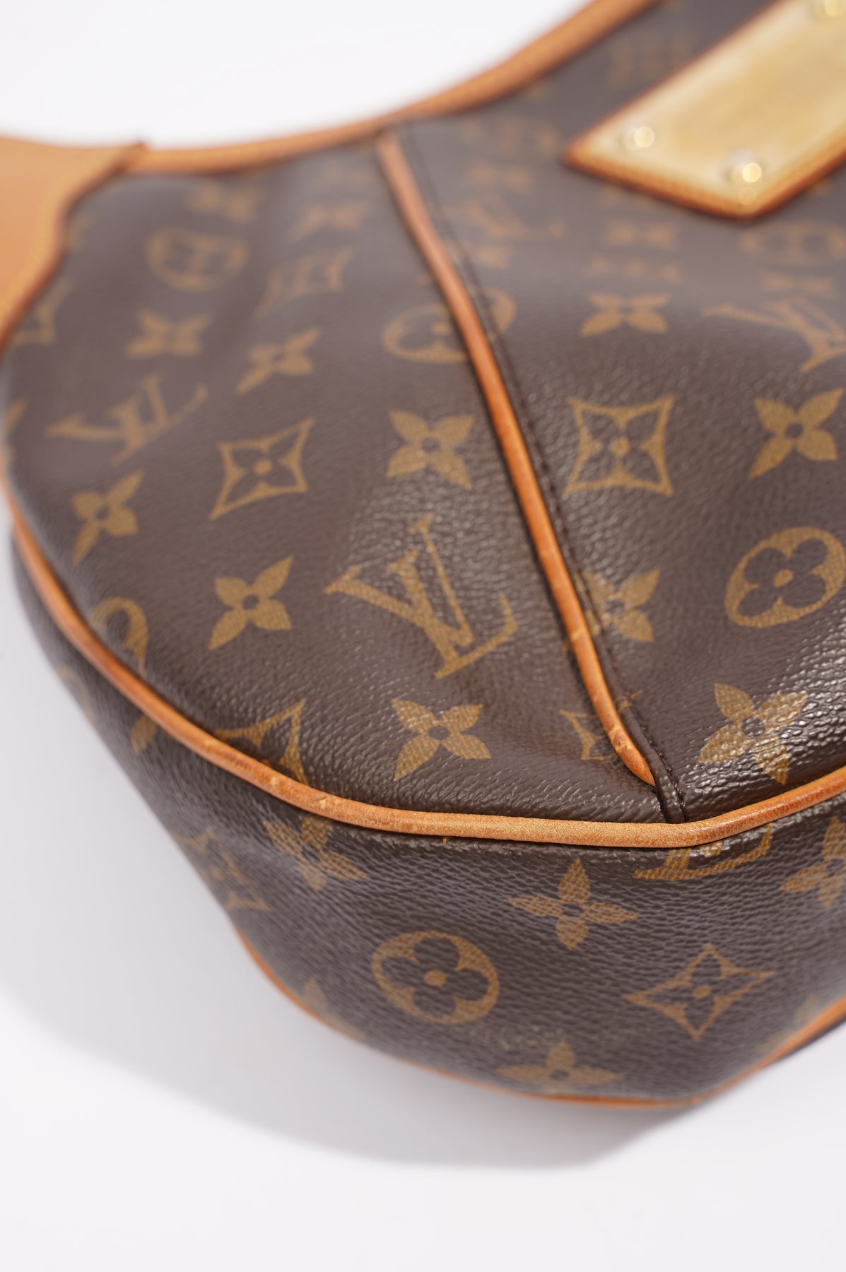 LOUIS VUITTON THAMES PM SHOULDER BAG, MONOGRAM CANVAS - Still in