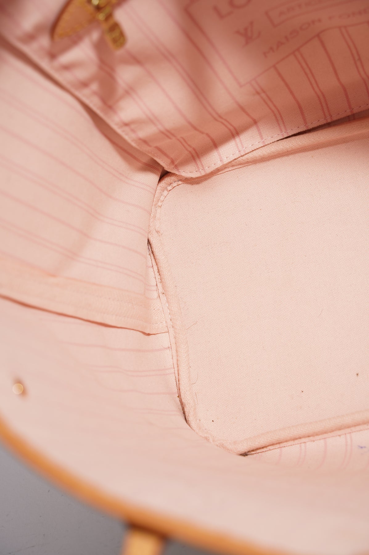 azur pink interior