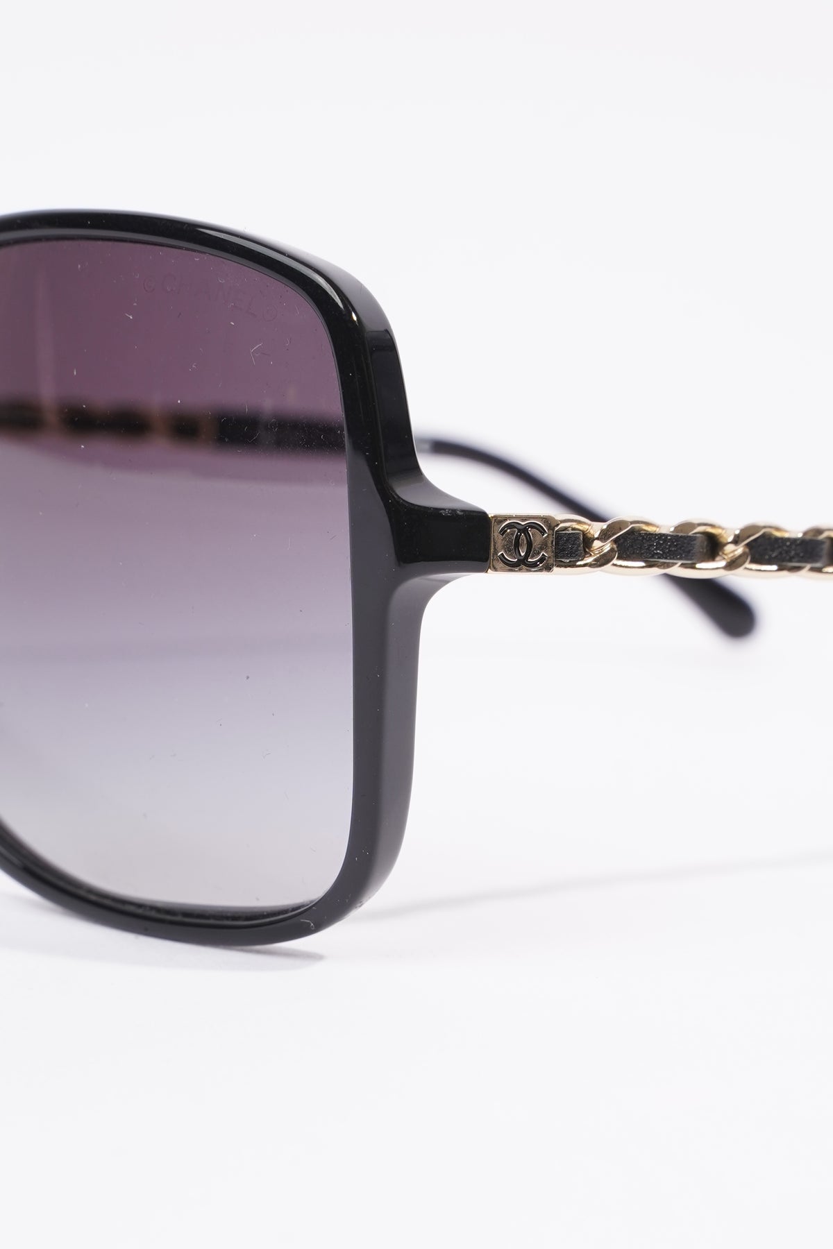 Chanel Womens 5210-Q Sunglasses Black 135 – Luxe Collective