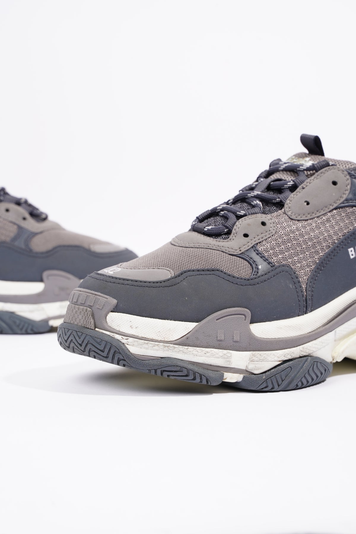 Balenciaga Mens Triple S Grey / Navy EU 42 / UK 8 – Luxe Collective