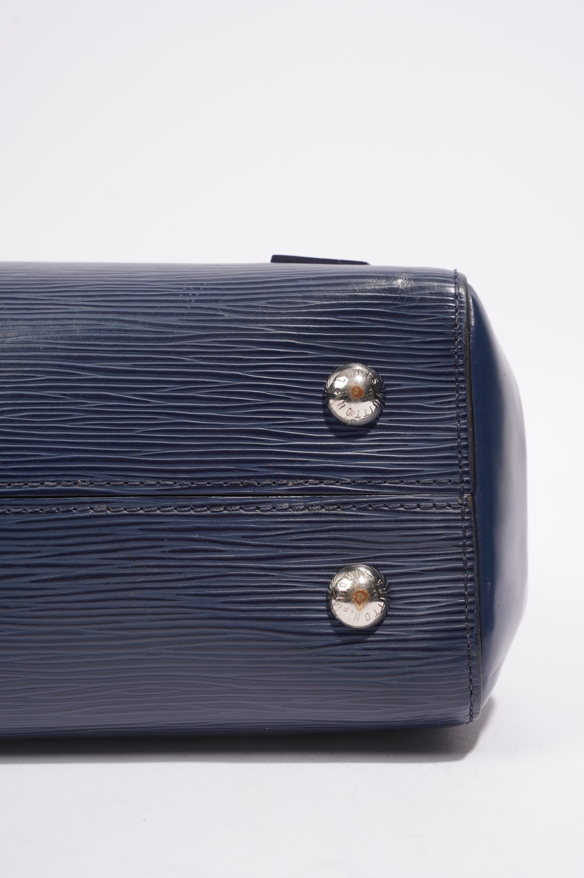 Louis Vuitton Womens Cluny Bag Indigo Epi Leather MM – Luxe Collective