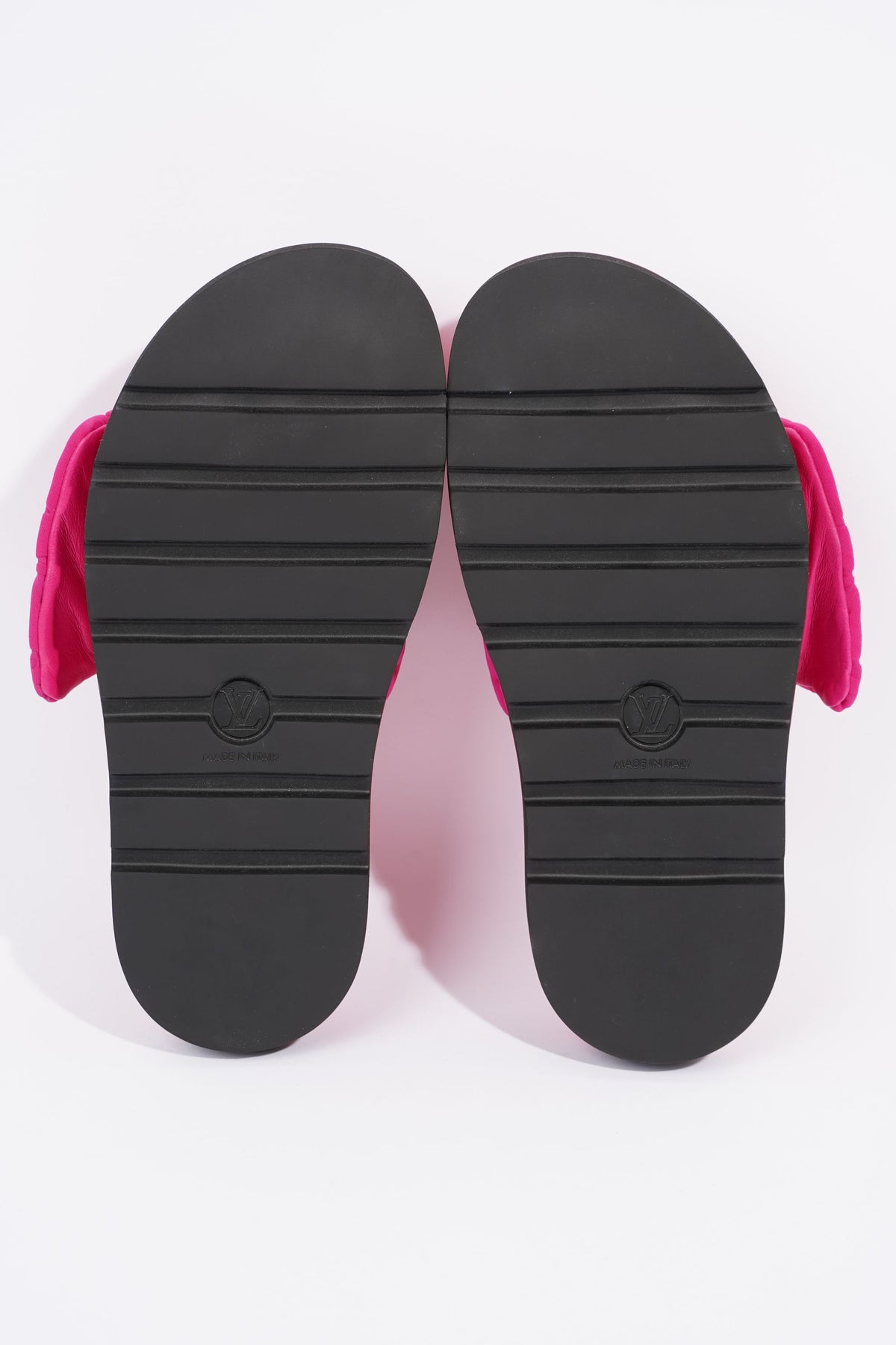Pool pillow leather sandal Louis Vuitton Pink size 39 EU in