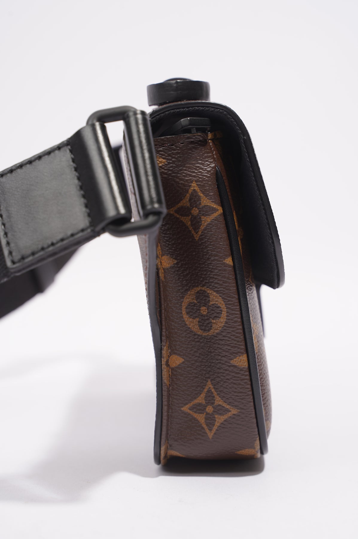 Louis Vuitton S Lock Belt Pouch Mm in Brown