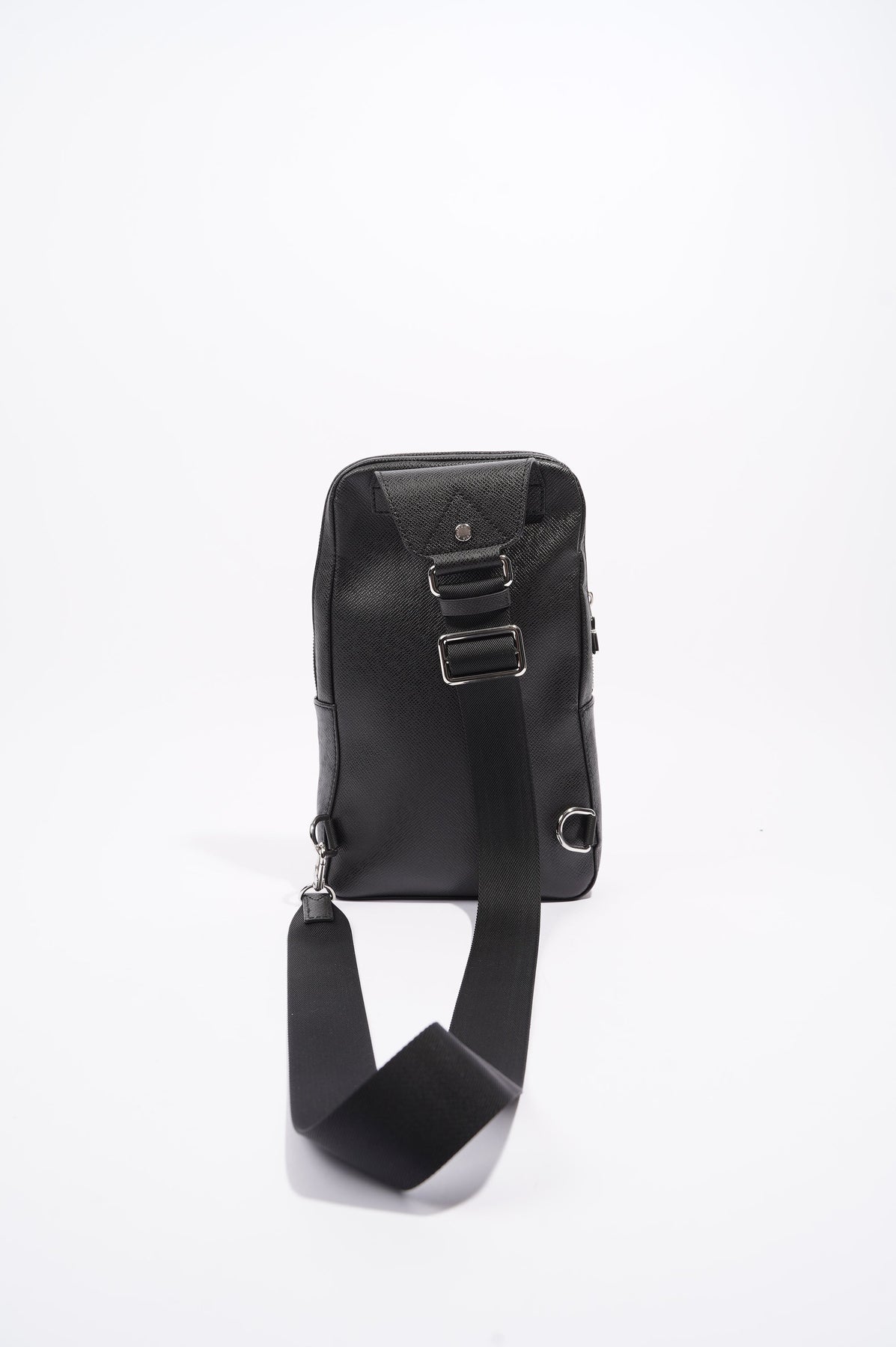 Louis Vuitton Mens Avenue Sling Bag Black – Luxe Collective