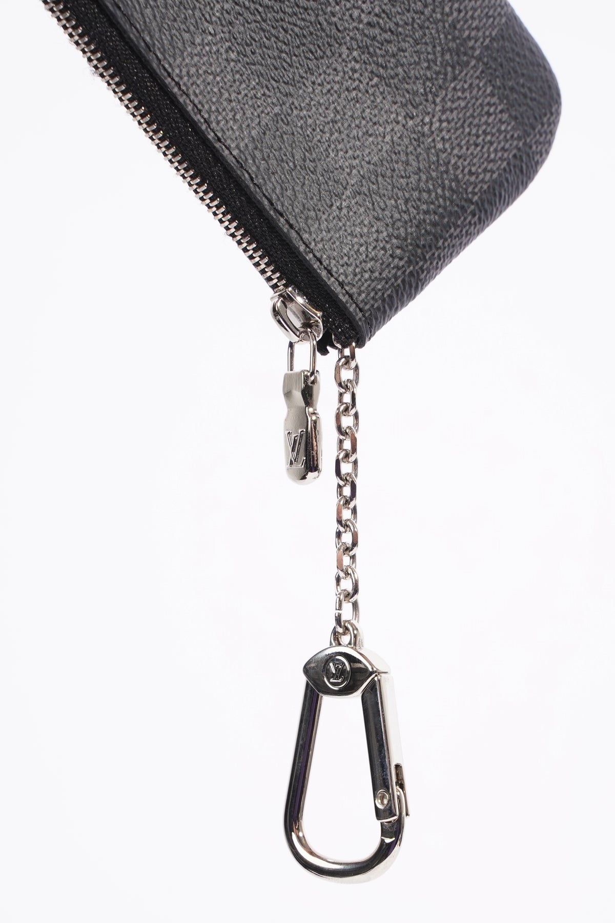 Louis Vuitton Damier Graphite Key Pouch (SHF-JZ5bLf) – LuxeDH