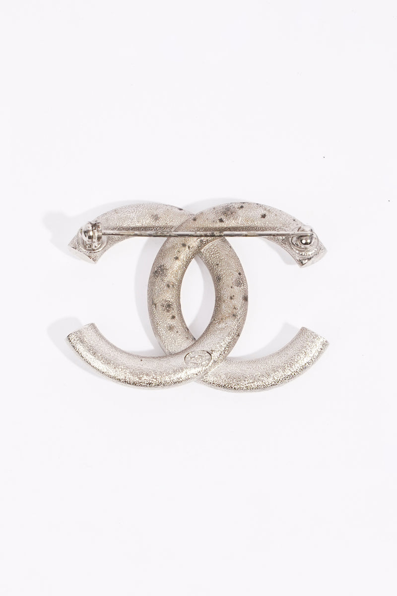 Chanel Womens CC Brooch Silver Finish Base Metal – Luxe Collective