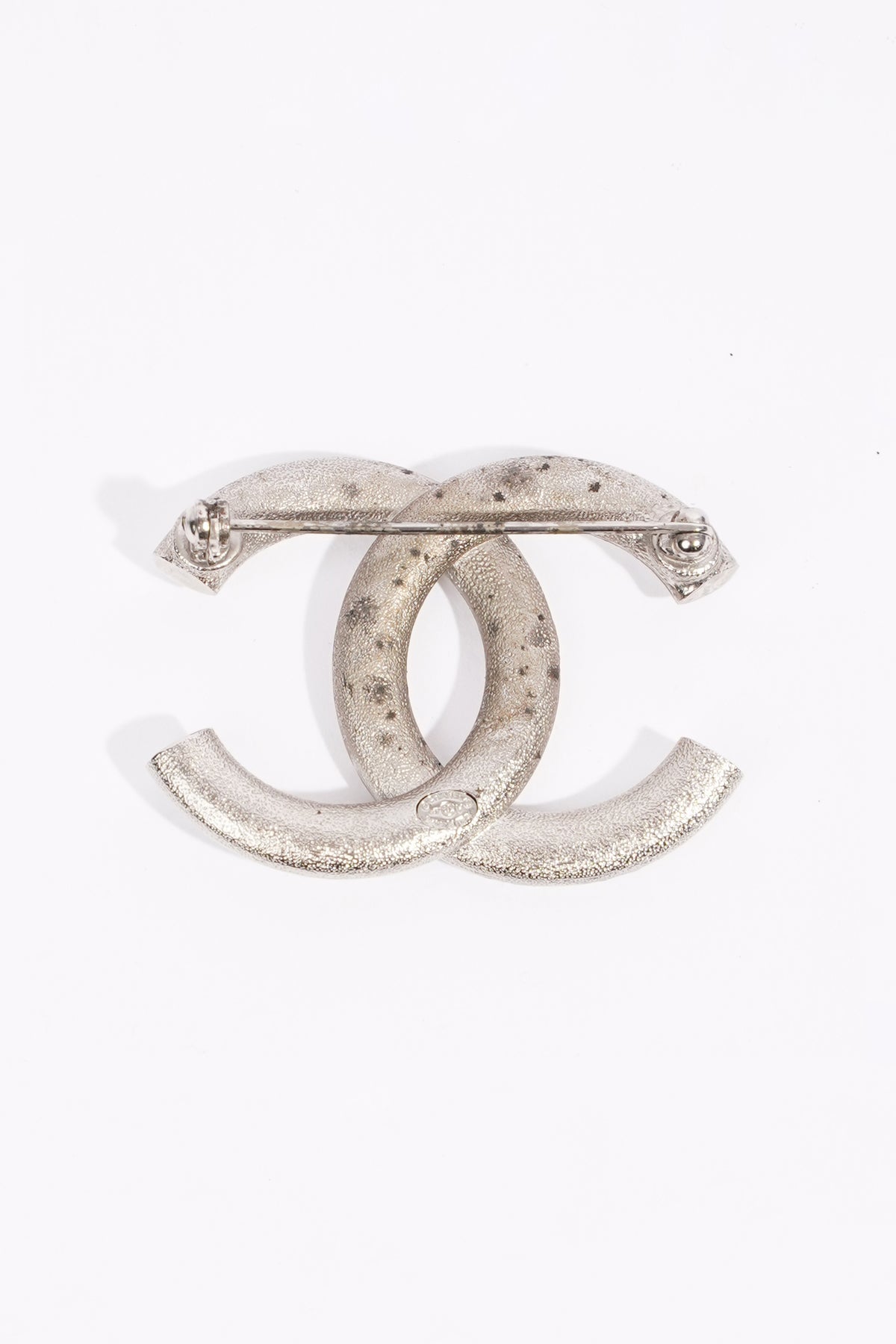 Chanel Silver Metal XXL Openwork Chain CC Brooch, 2006, Contemporary Jewelry (Like New)