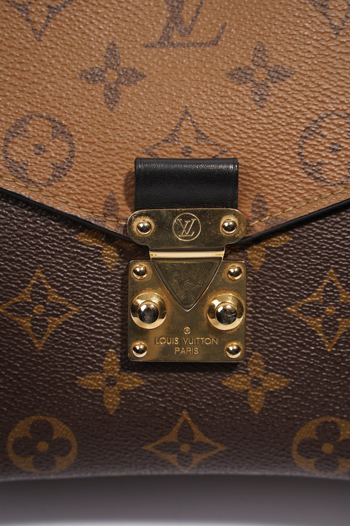 Reveal of Louis Vuitton Pochette Metis reverse monogram and comparison to  original monogram 