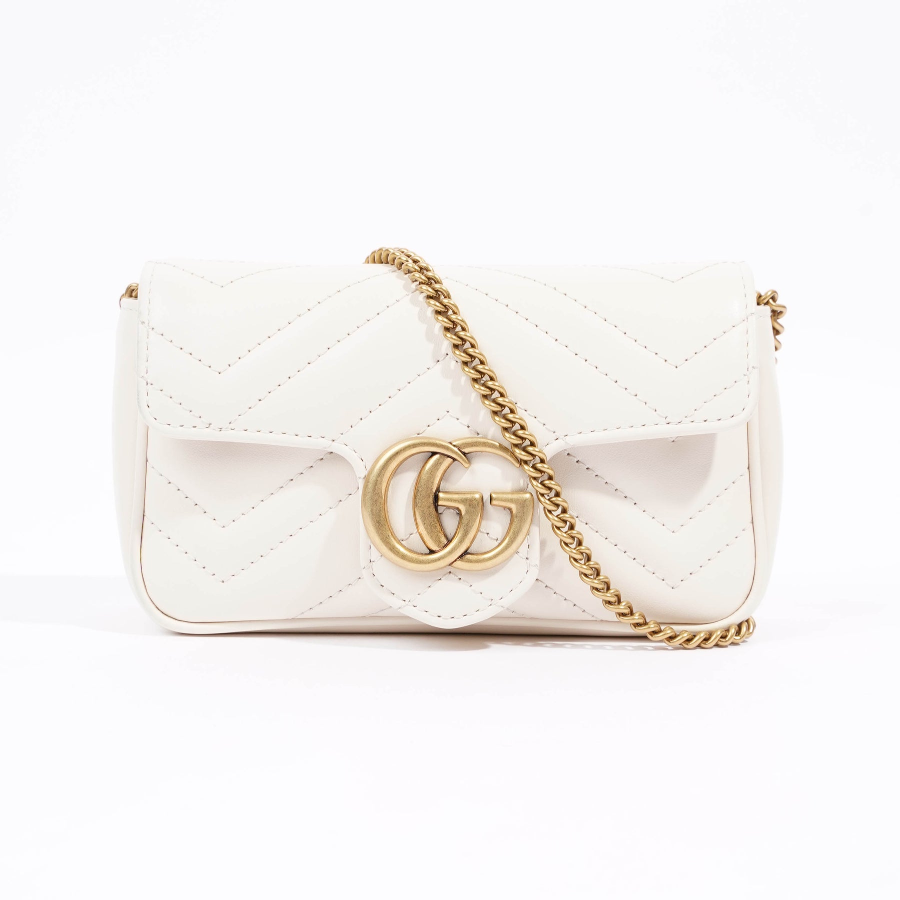 GG Marmont Super Mini Shoulder Bag in White - Gucci