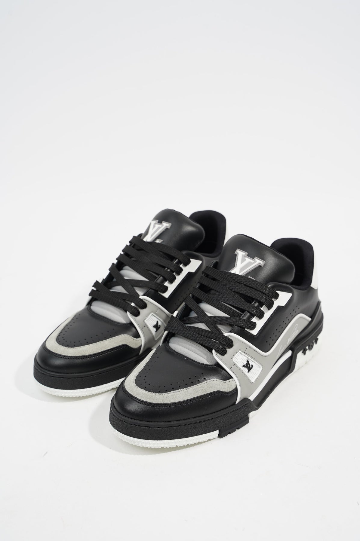 Louis Vuitton Mens Virgil Abloh Sneaker EU 41 / UK 7 – Luxe Collective