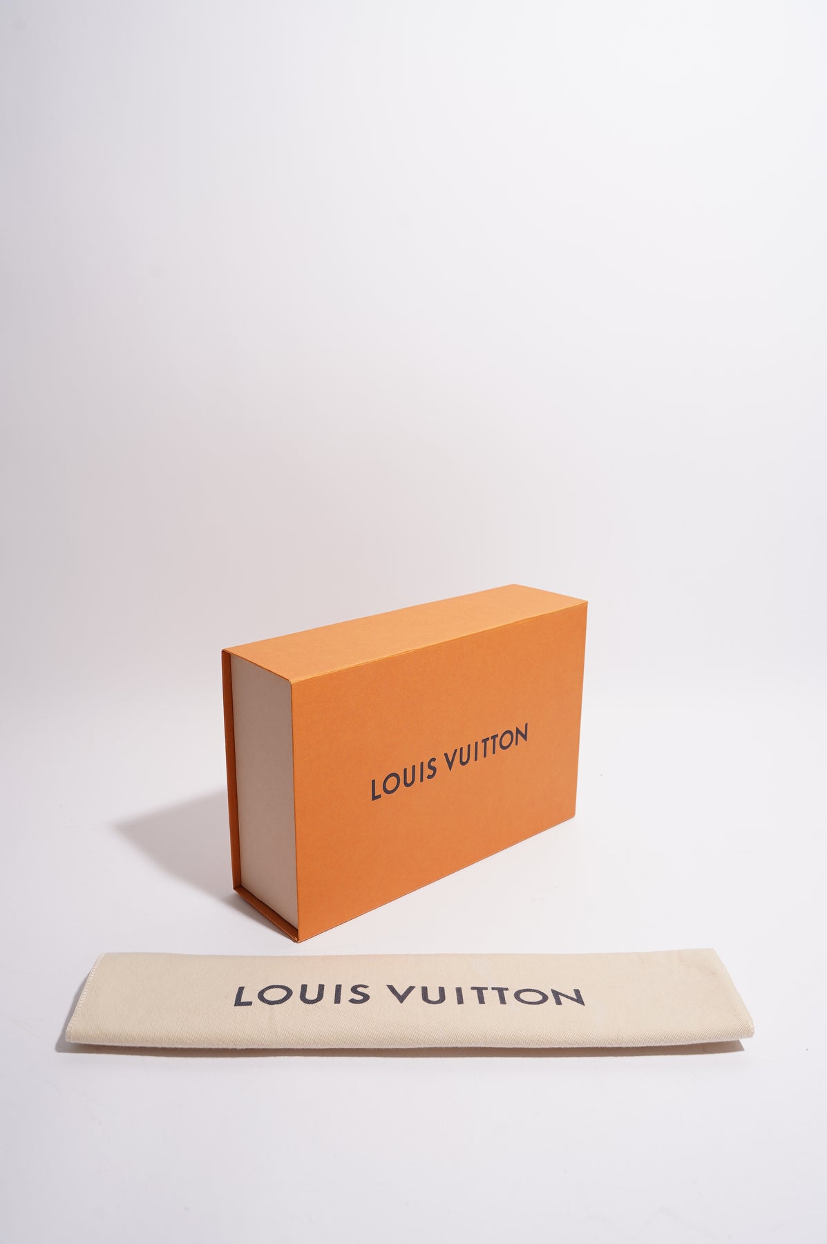 Louis Vuitton Dora Bag Black / Cream Leather – Luxe Collective