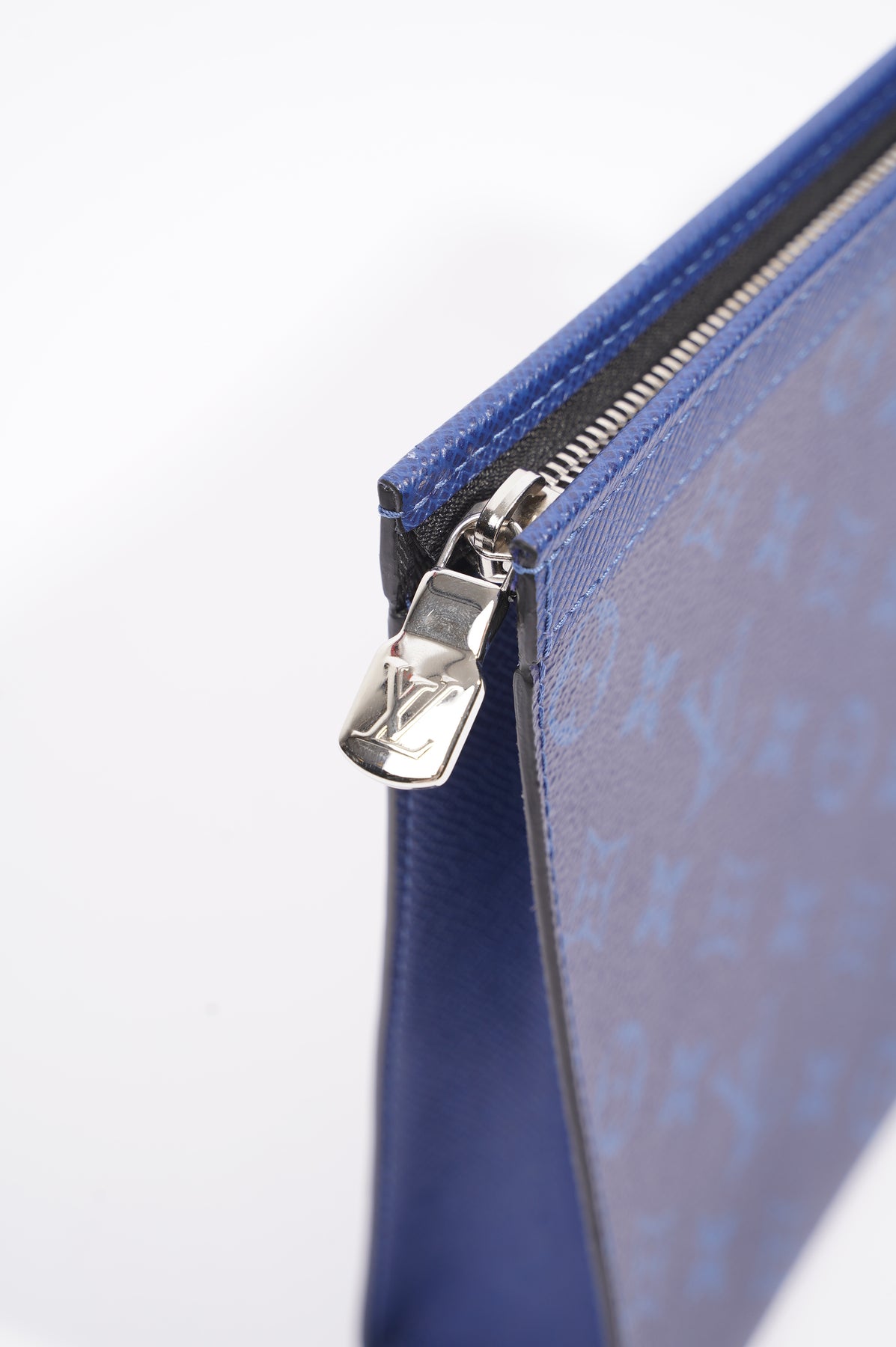 Pochette voyage leather small bag Louis Vuitton Blue in Leather