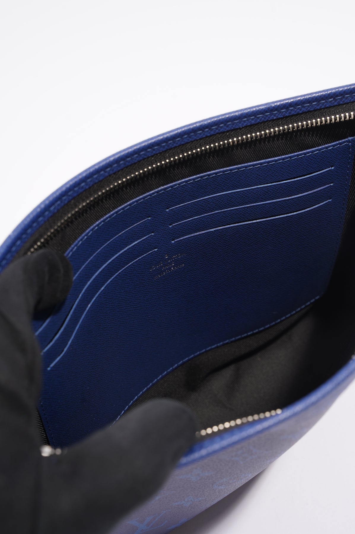 Louis Vuitton M80034 Pochette Voyage MM Canvas Leather NavyxWhite Clutch  Bag Men