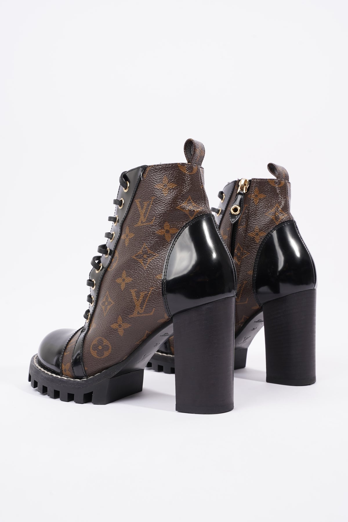 Star trail leather sandals Louis Vuitton Black size 38 EU in