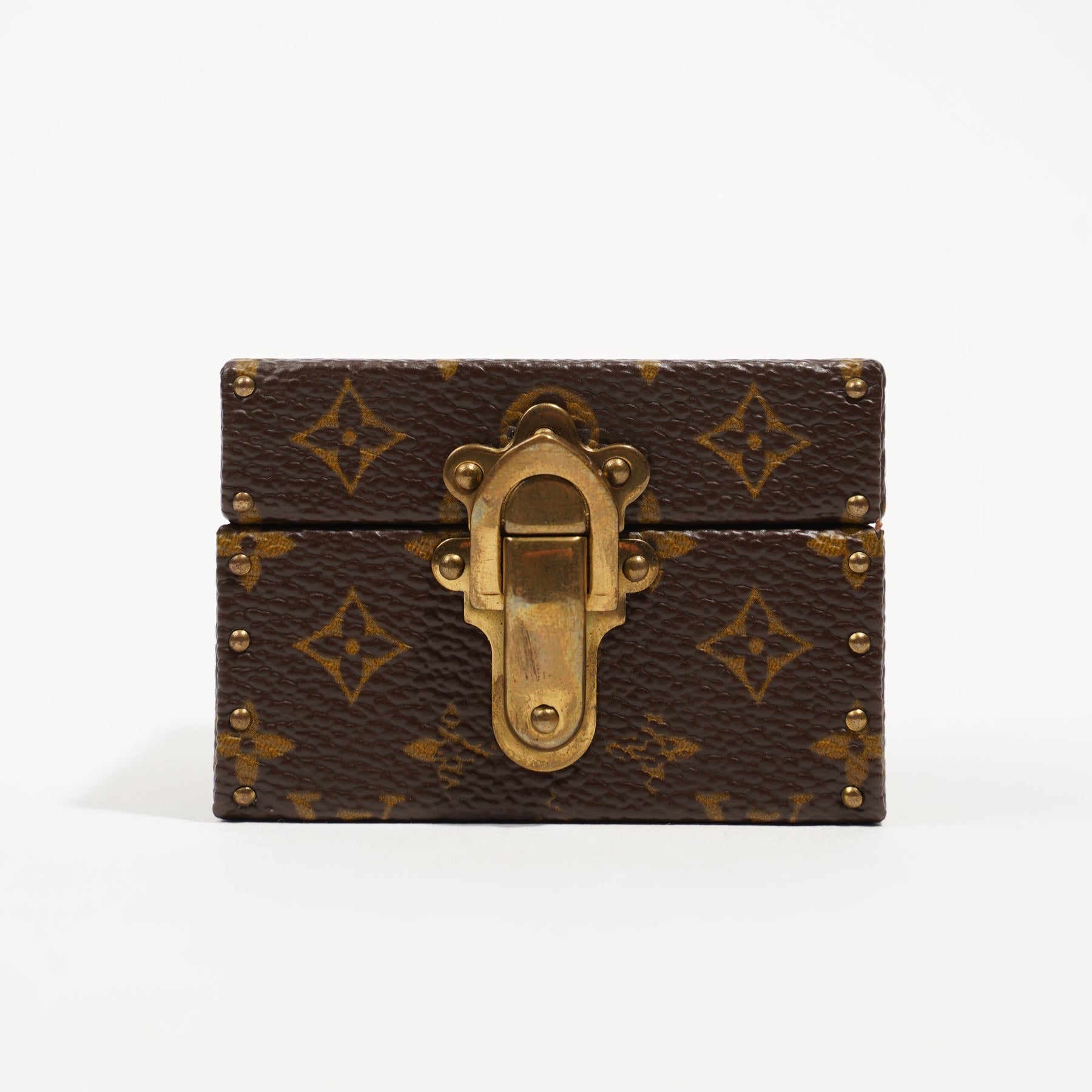 A wallet and a pen case from Louis Vuitton. - Bukowskis