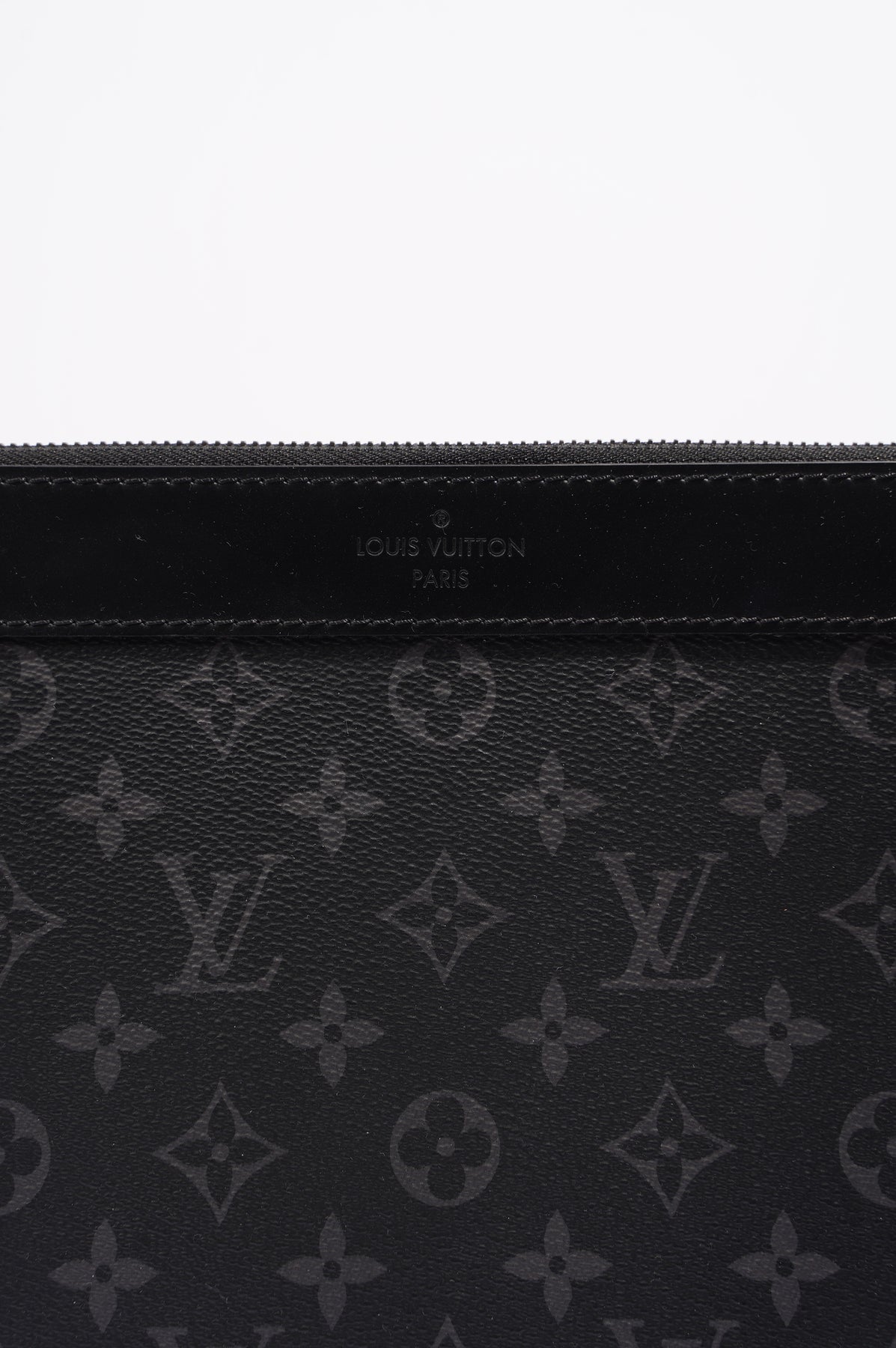 Shop Louis Vuitton Discovery Discovery pochette (M62903) by 環