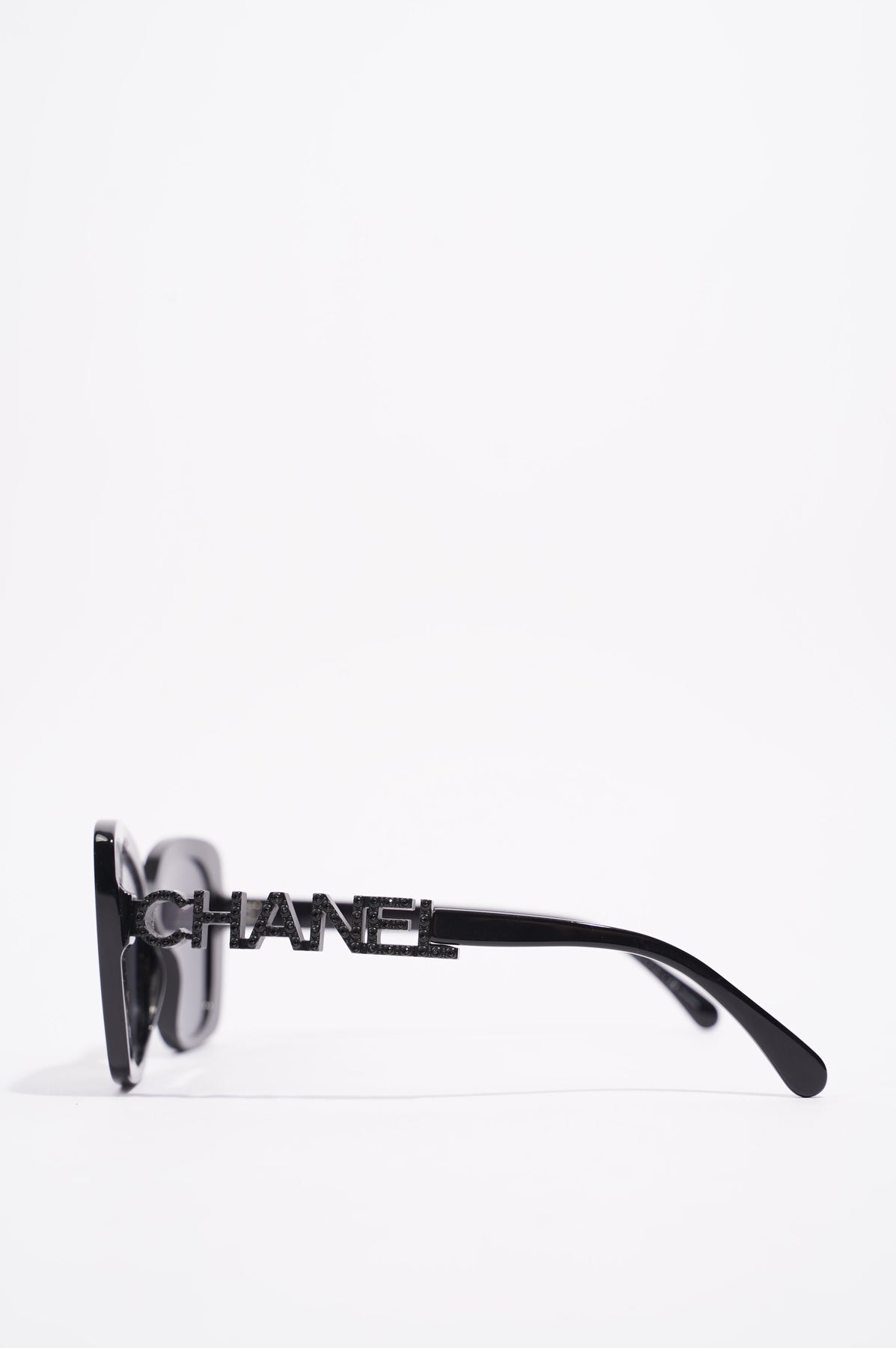 Chanel 5422-B-A Strass Square Sunglasses w/ Case – Oliver Jewellery