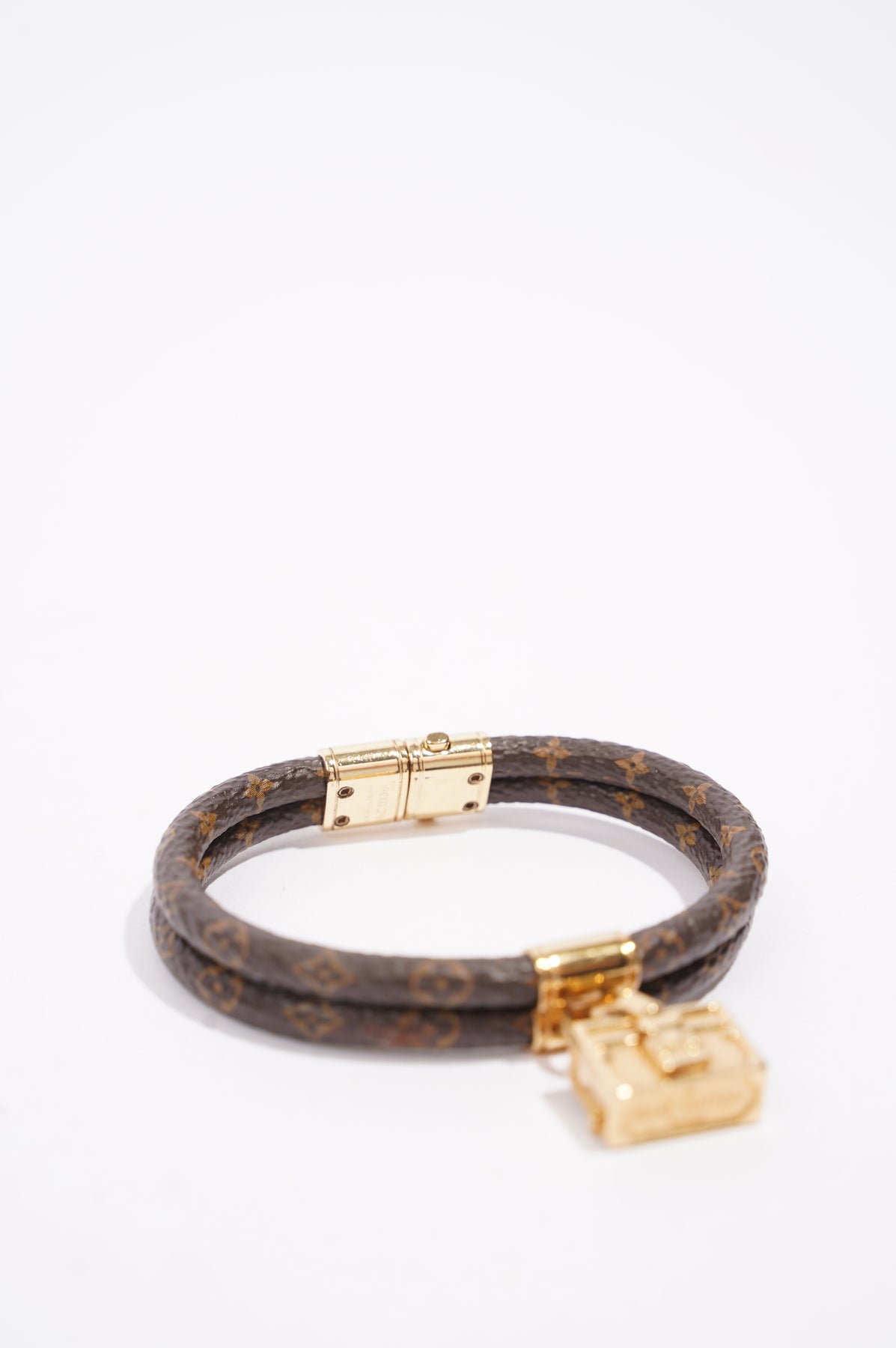 Louis Vuitton Womens Charm Bracelet Monogram / Gold 17 – Luxe