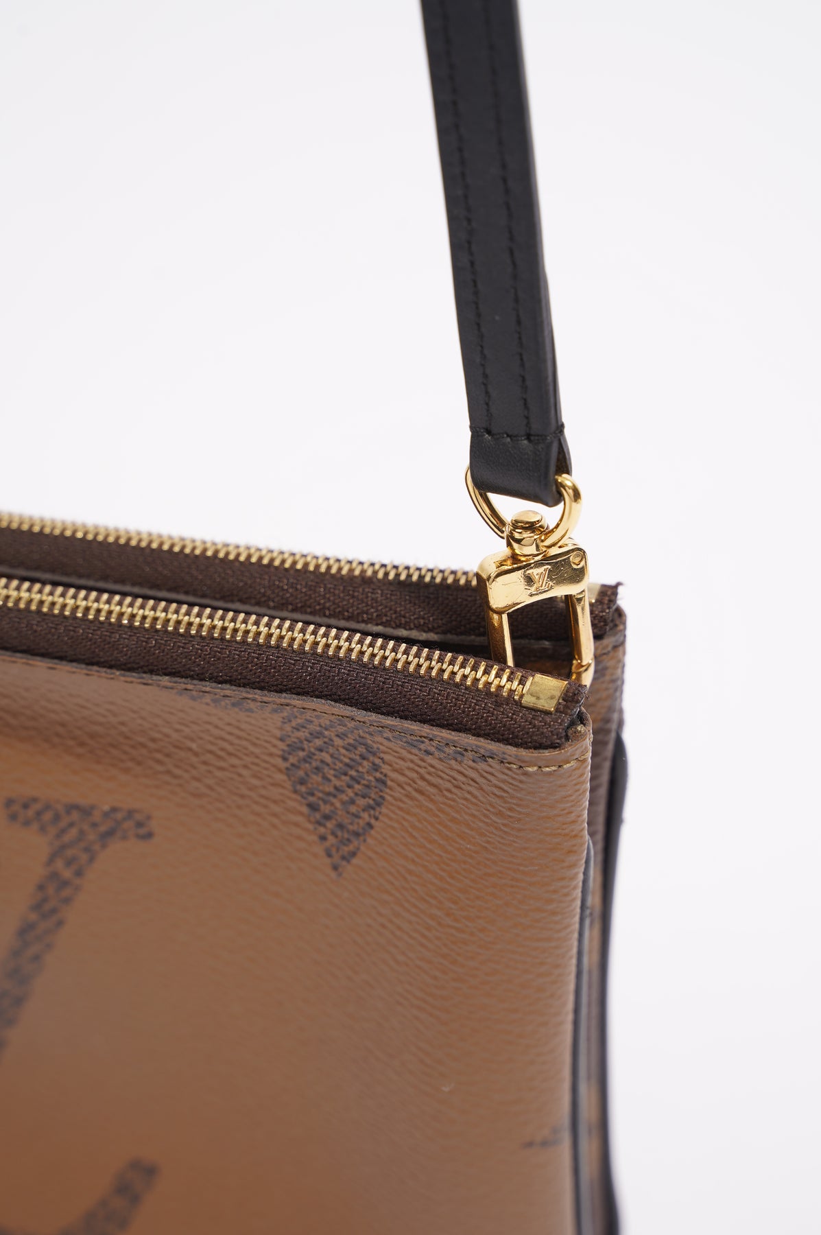 Louis Vuitton Womens Pochette Double Zip Reverse Monogram – Luxe Collective