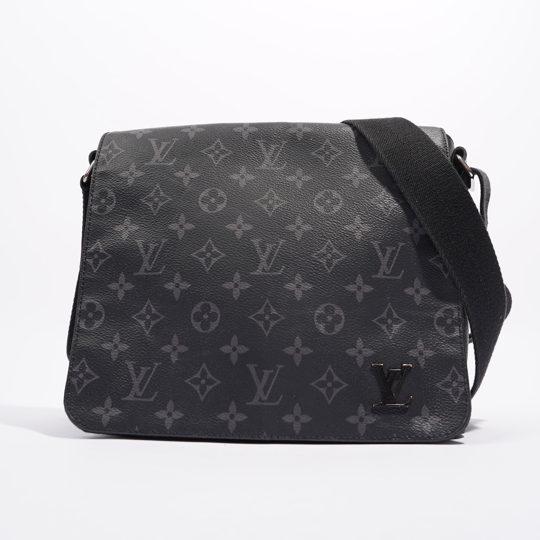 Louis Vuitton Mens Messenger Distric Crossbody Bag Eclipse Canvas