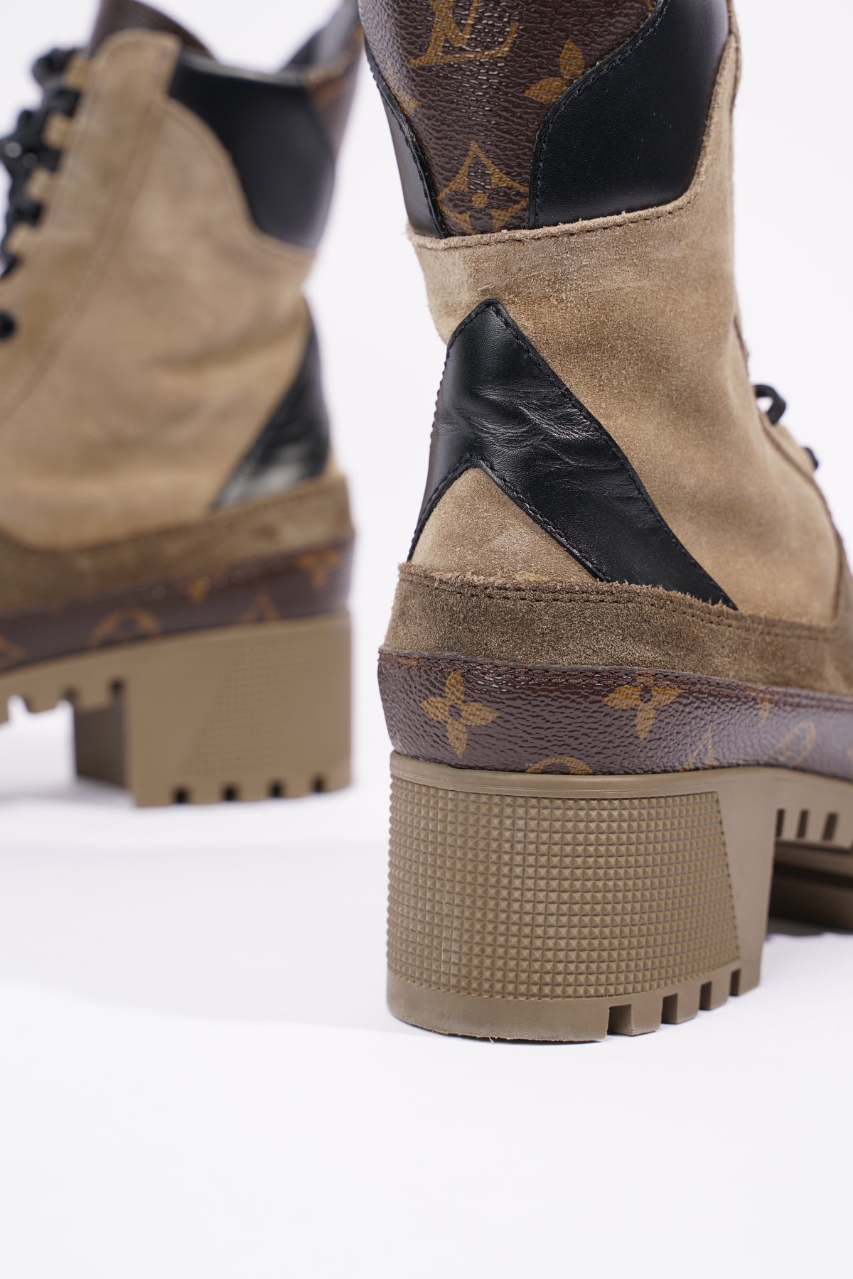 Louis Vuitton Womens Laureate Desert Boot Beige / Monogram EU 37.5 / U –  Luxe Collective
