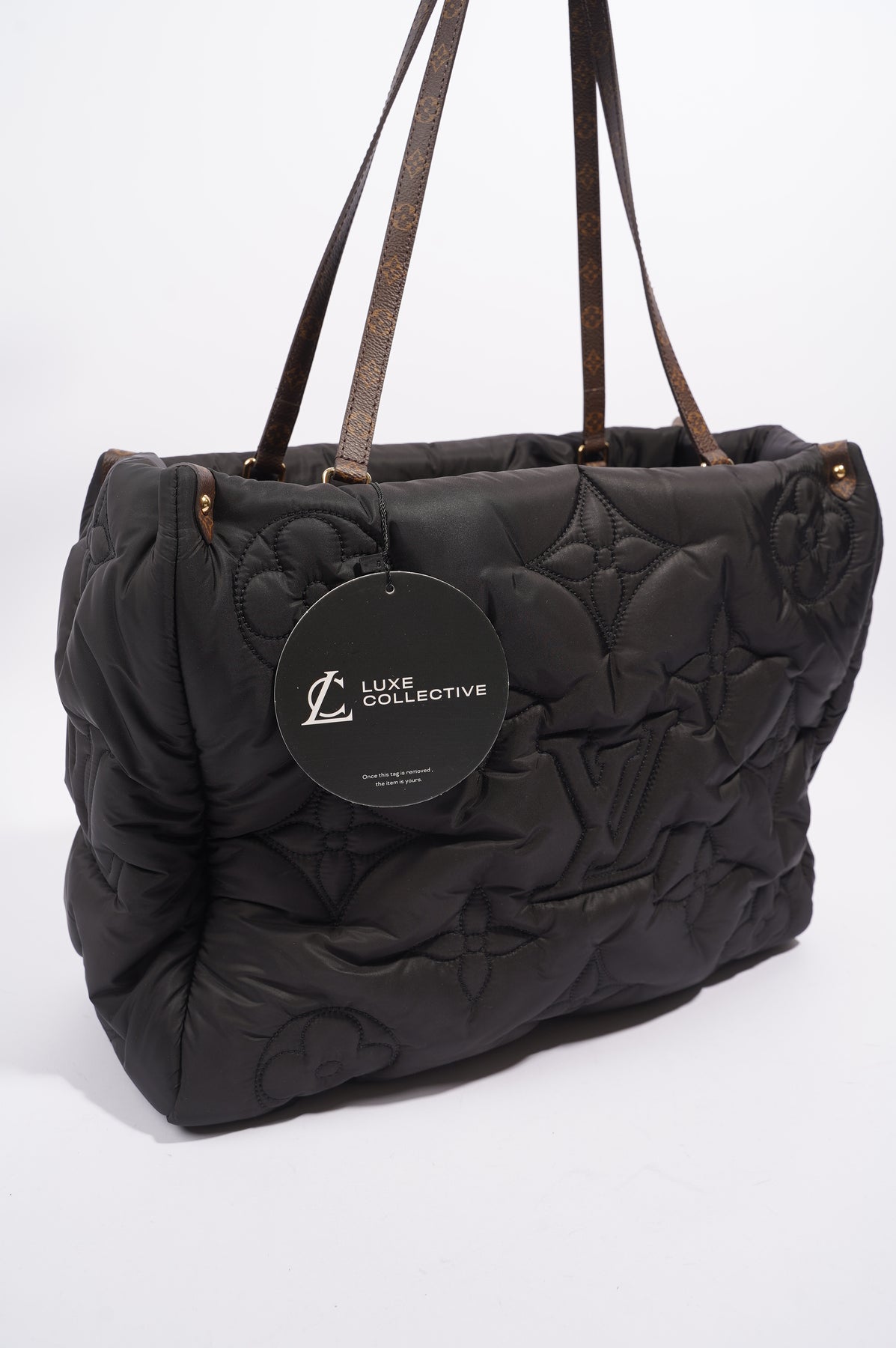 Louis Vuitton Black Puffer Monogram Pillow Onthego GM 2way 5LV0509 –  Bagriculture